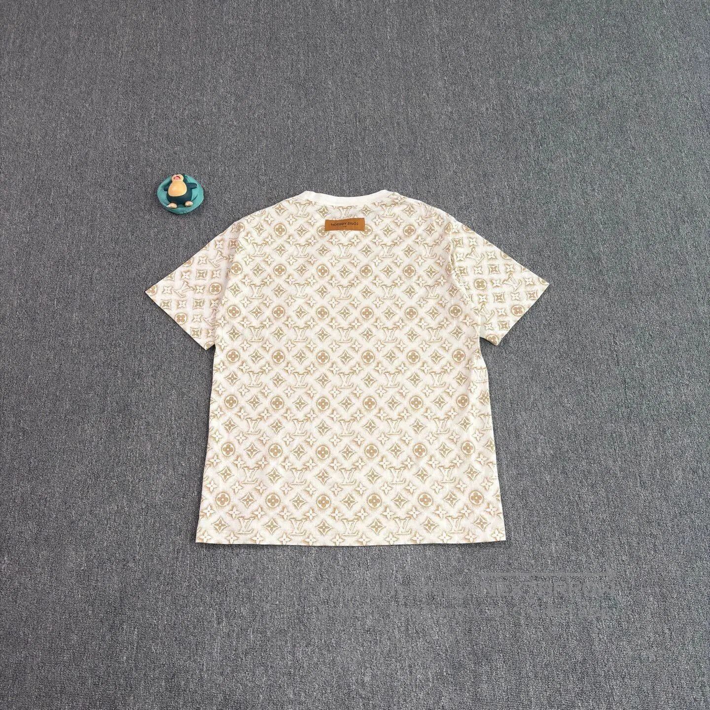 Louis Vuitton Beige Patterned Short Sleeve Shirt - XL. Size US XL / EU 56 / 4 - 2 Thumbnail
