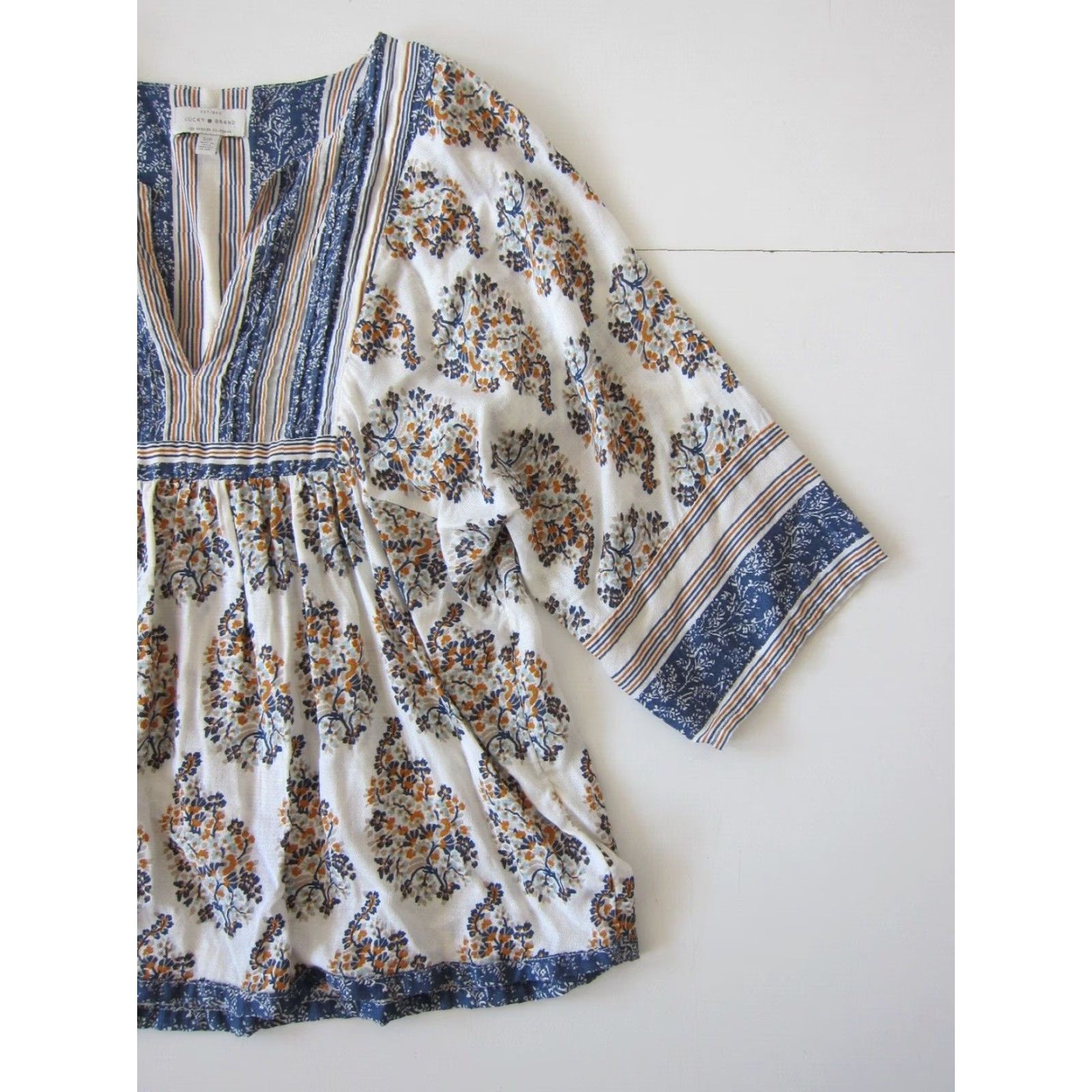 Lucky Brand Lucky Brand Blouse Tunic S Floral V-Neck 3/4 Sleeve Blue Ivory Peasant Rayon Shirt Women Size S / US 4 / IT 40 - 6 Thumbnail