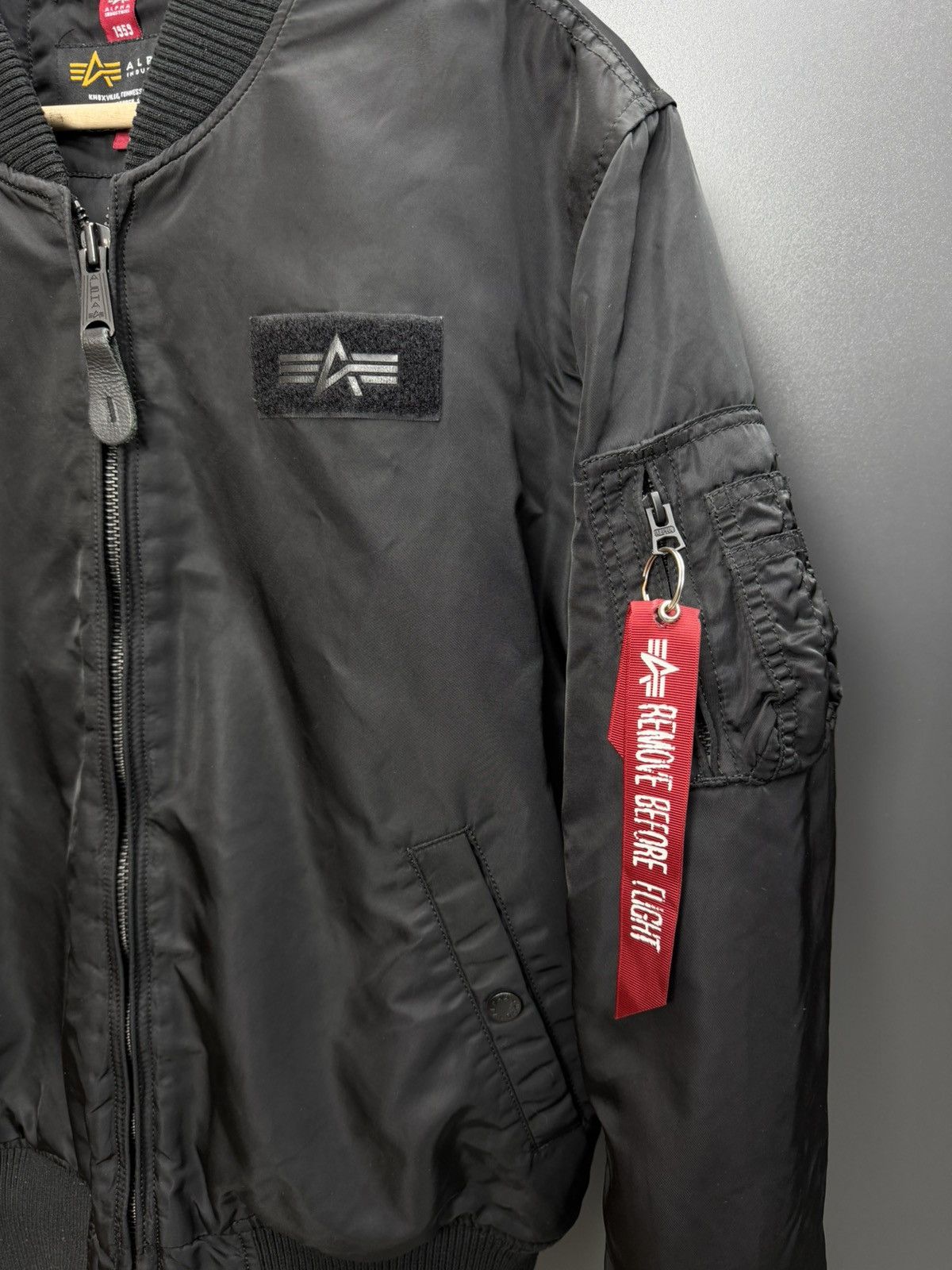 Alpha Industries Alpha Industries Black Bomber Jacket Men’s Size L Size US L / EU 52-54 / 3 - 3 Thumbnail