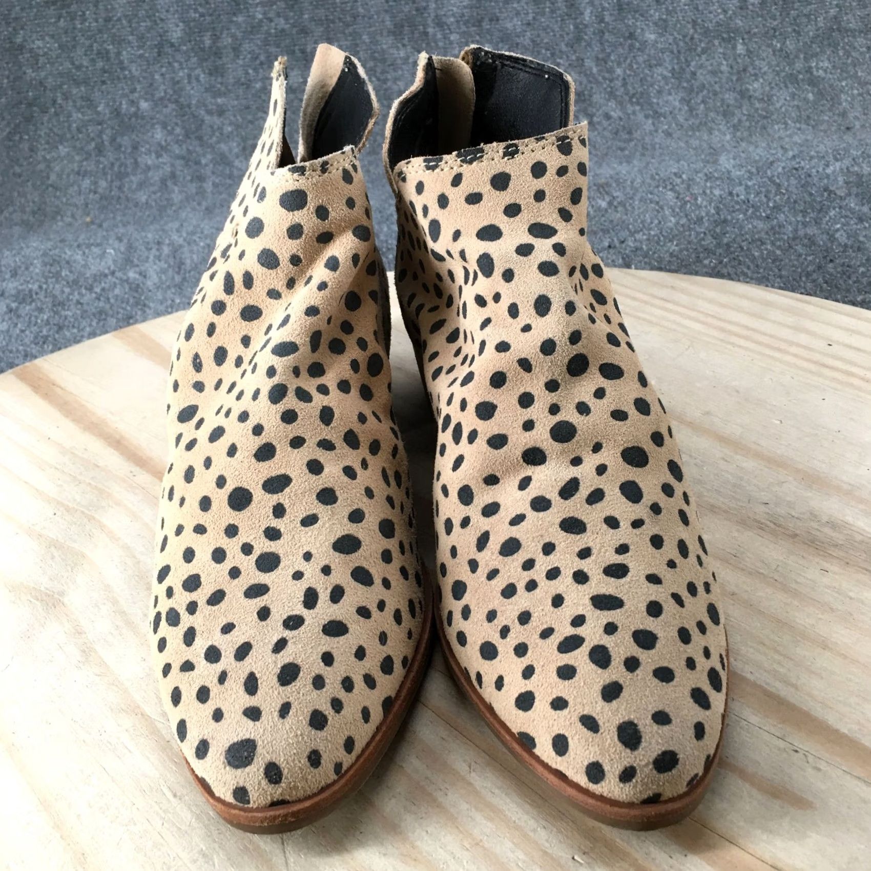 Dolce Vita DV Dolce Vita Kaidie Leopard Spot Ankle Bootie Beige Womens 8.5 Back Zip Bootie Suede Faux Leather Lining Animal Print Size US 9 / IT 39 - 7 Thumbnail