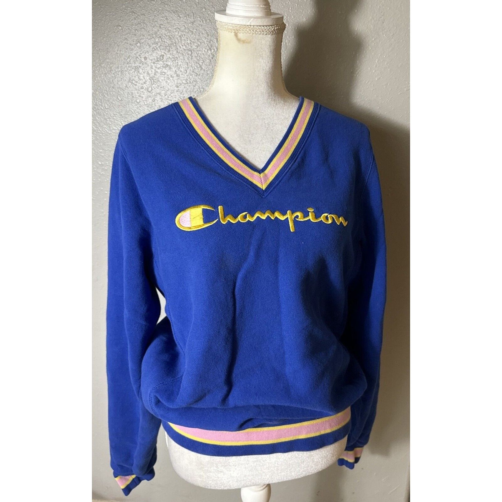 Champion Urban Outfitters Exclusive Champion V-Neck Sweatshirt Blue S Size S / US 4 / IT 40 - 3 Thumbnail