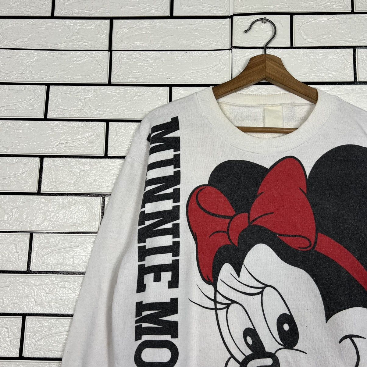 Disney Vintage 90's MINNIE MOUSE Big Logo Sweatshirt #4178-C191 Size US M / EU 48-50 / 2 - 5 Thumbnail