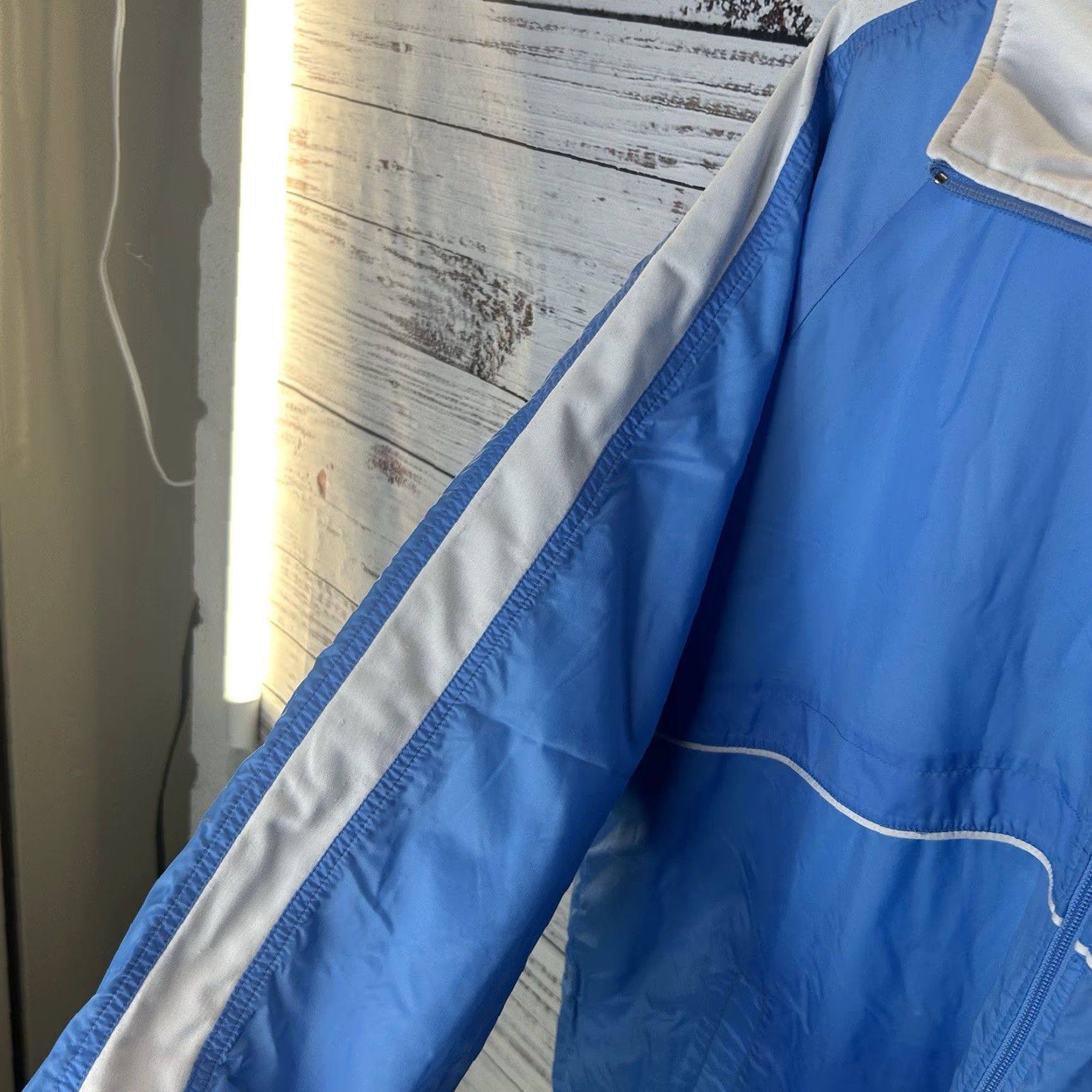 Nike VINTAGE Nike Reversible Jacket Track Coaches Carolina Blue White Oversized Large Size US L / EU 52-54 / 3 - 3 Thumbnail