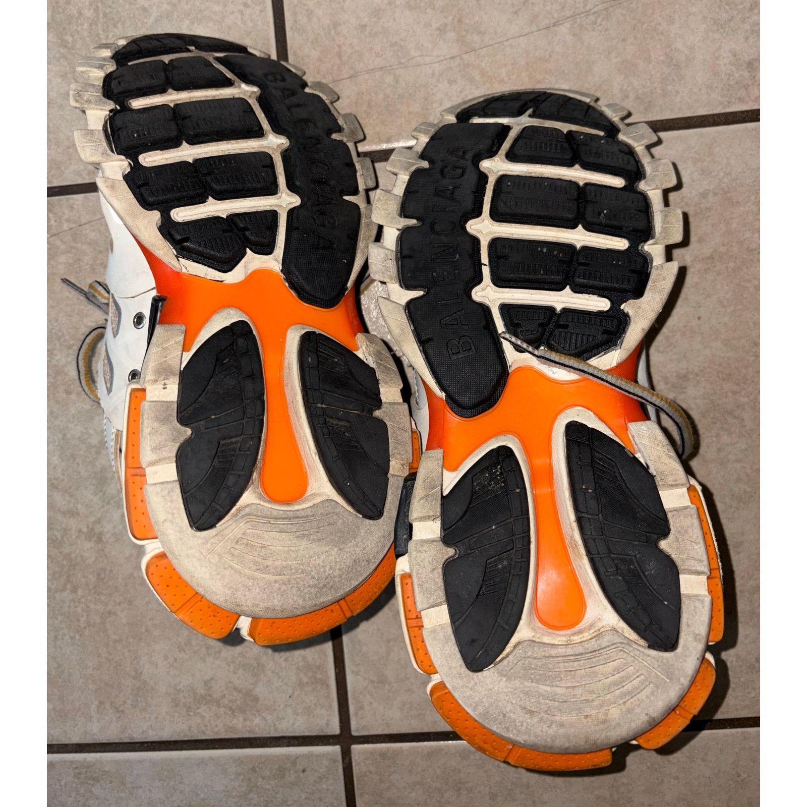 Balenciaga Balenciaga track 37 running size 7 women’s pre owned Size US 7 / IT 37 - 6 Thumbnail