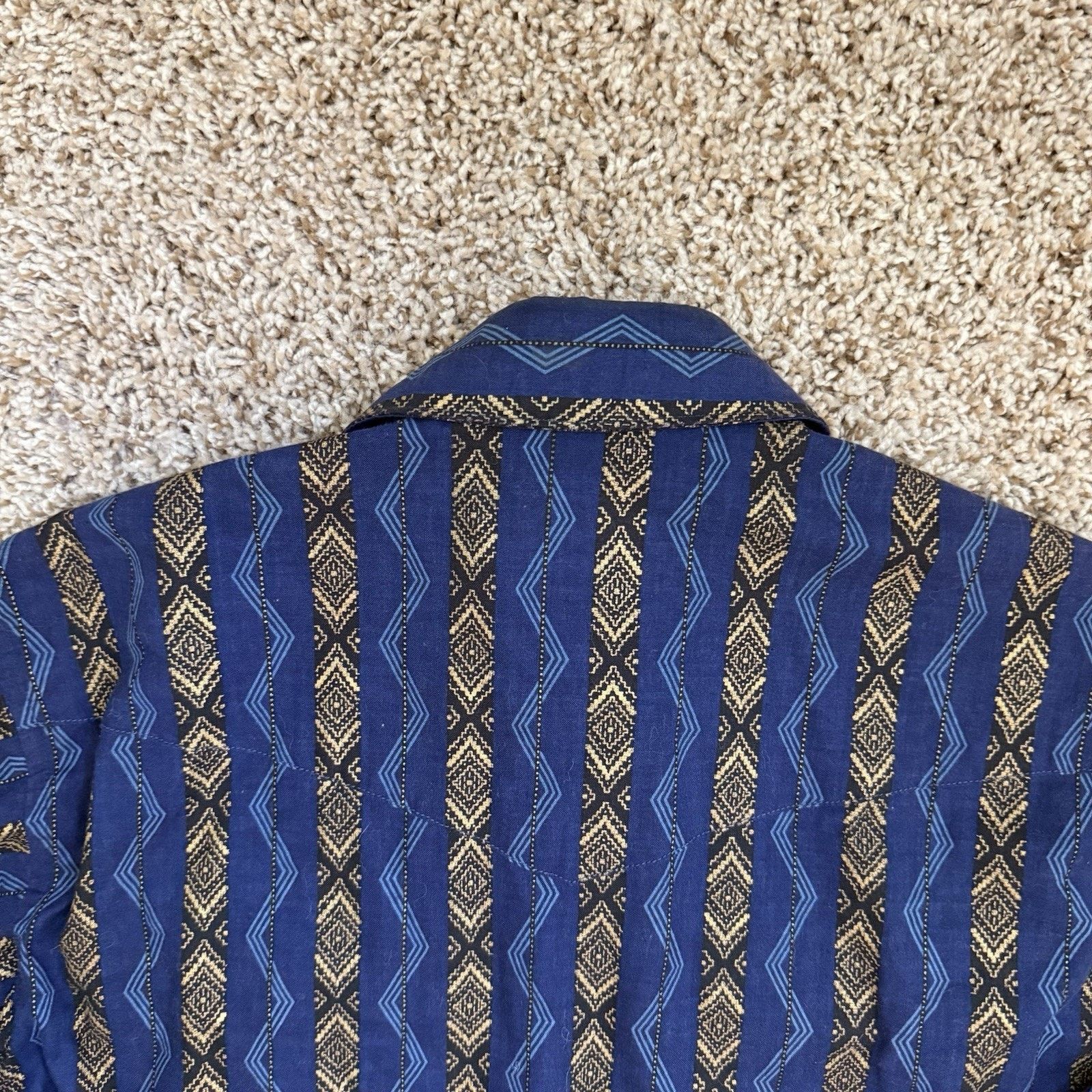 Vintage × Wrangler Wrangler Blue Aztec Pearl Snap Button Up Western Shirt Large Size US L / EU 52-54 / 3 - 6 Thumbnail