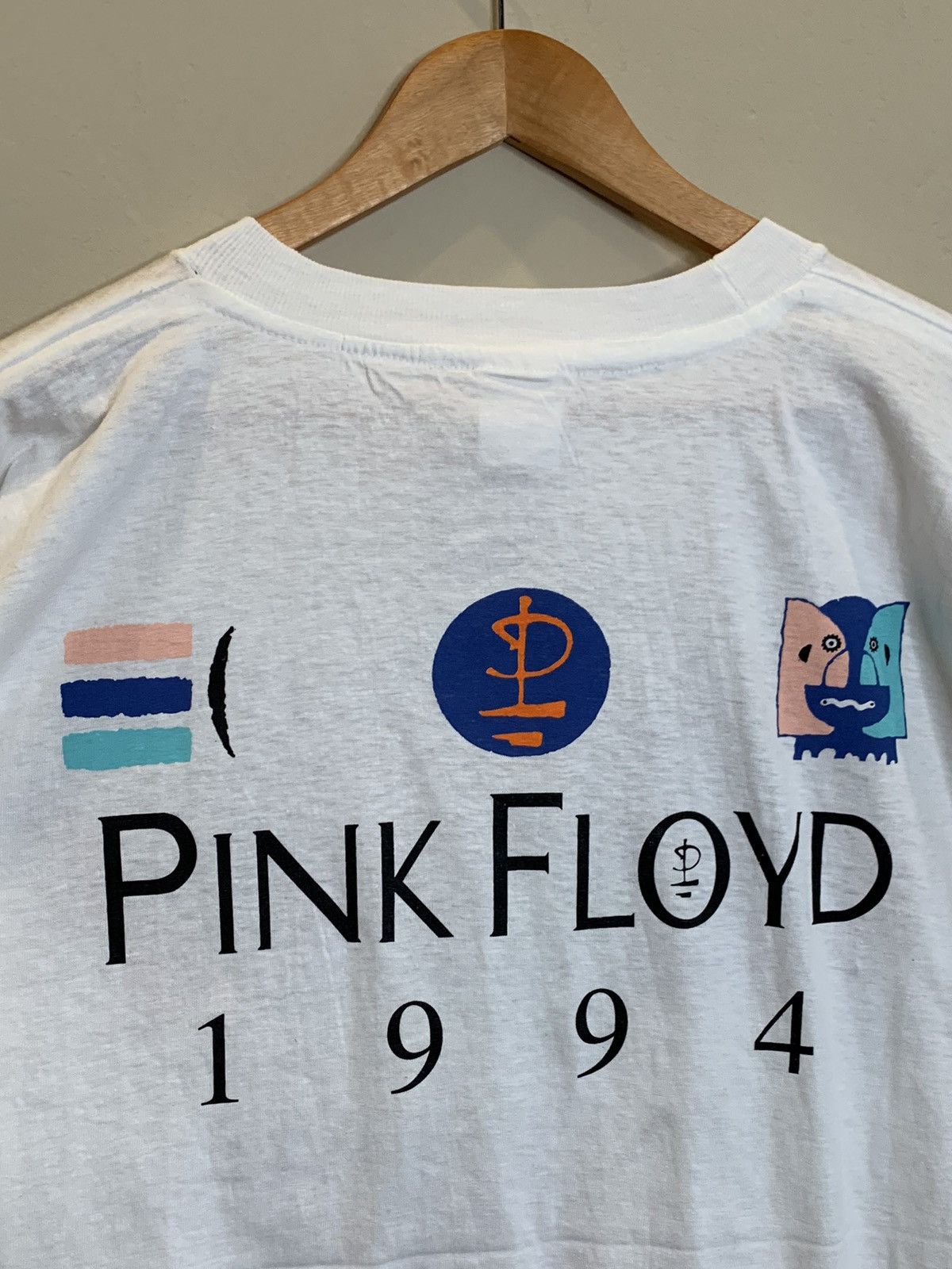 Band Tees *RARE* Vintage 1994 Pink Floyd Single Stitch Band T-Shirt Size US XL / EU 56 / 4 - 4 Thumbnail