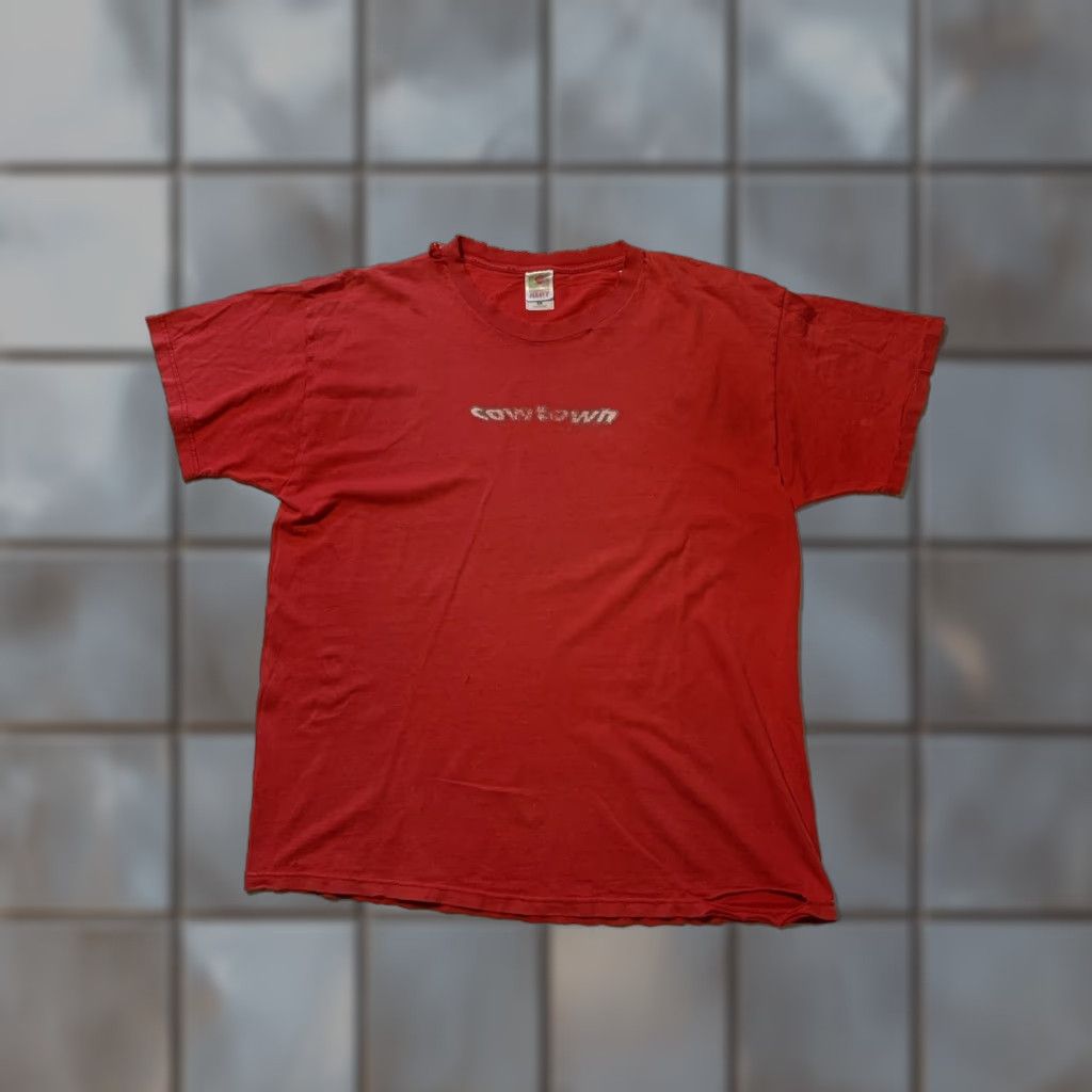 Fruit Of The Loom COWTOWN SKATEBOARDS Skate Red Graphic Crewneck S/S Distressed T-Shirt XL Men Size Red Cowtown Skateboards Crew Neck Distressed Graphic Shirt Mens XL Size US XL / EU 56 / 4 - 1 Thumbnail