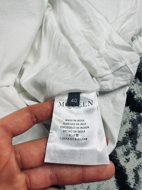 Alexander McQueen Alexander McQueen T-shirt white logo 40 L Size US L / EU 52-54 / 3 - 5 Thumbnail