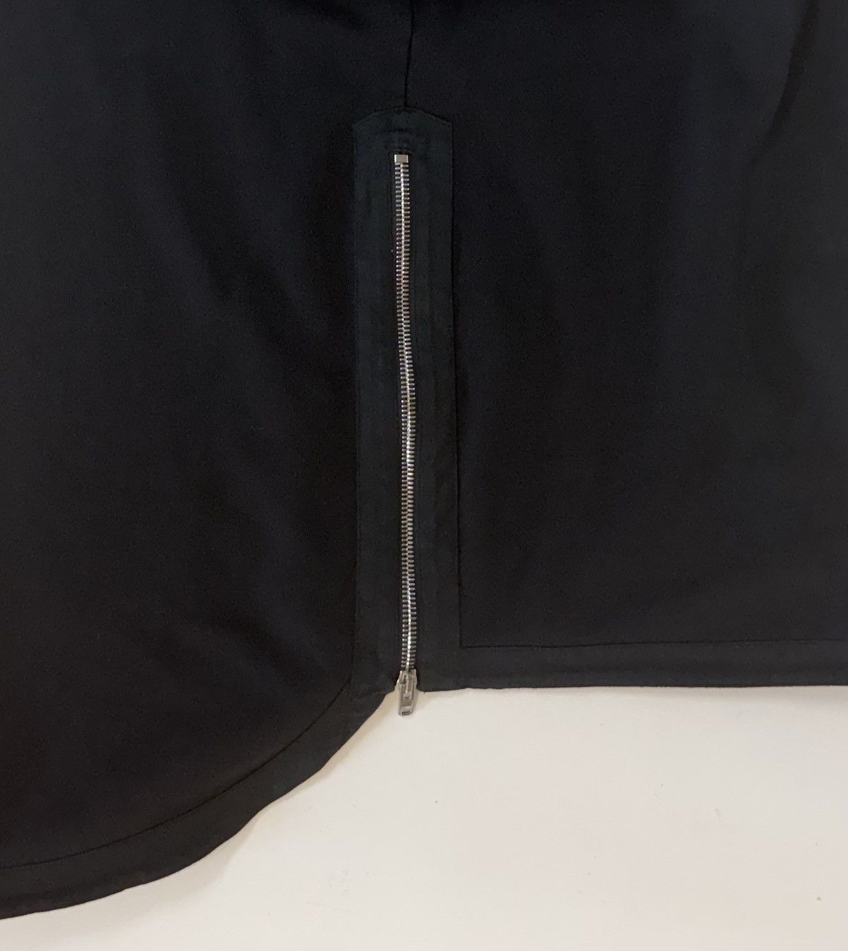 Givenchy GIVENCHY PARIS — Sleeveless Side-Zip Hoodie Vest Black | XL Size US XL / EU 56 / 4 - 14 Thumbnail