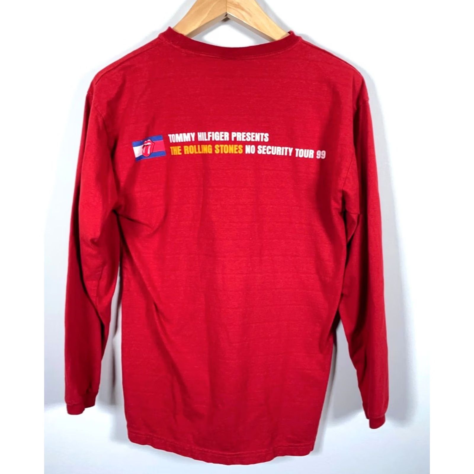 Vintage VINTAGE 1999 The Rolling Stones No Security T-Shirt Mens Medium Red Long Sleeve VTG 90s Size US M / EU 48-50 / 2 - 2 Thumbnail