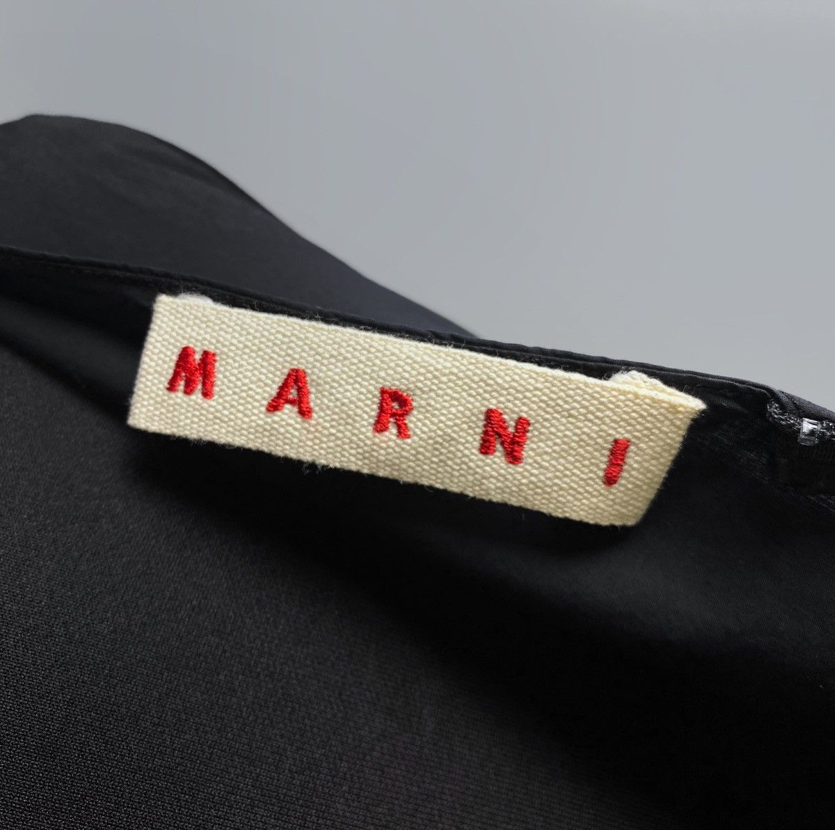 Marni Women's MARNI V-Neck Black Sleeveless Top Shirt Size 42 Size M / US 6-8 / IT 42-44 - 11 Thumbnail