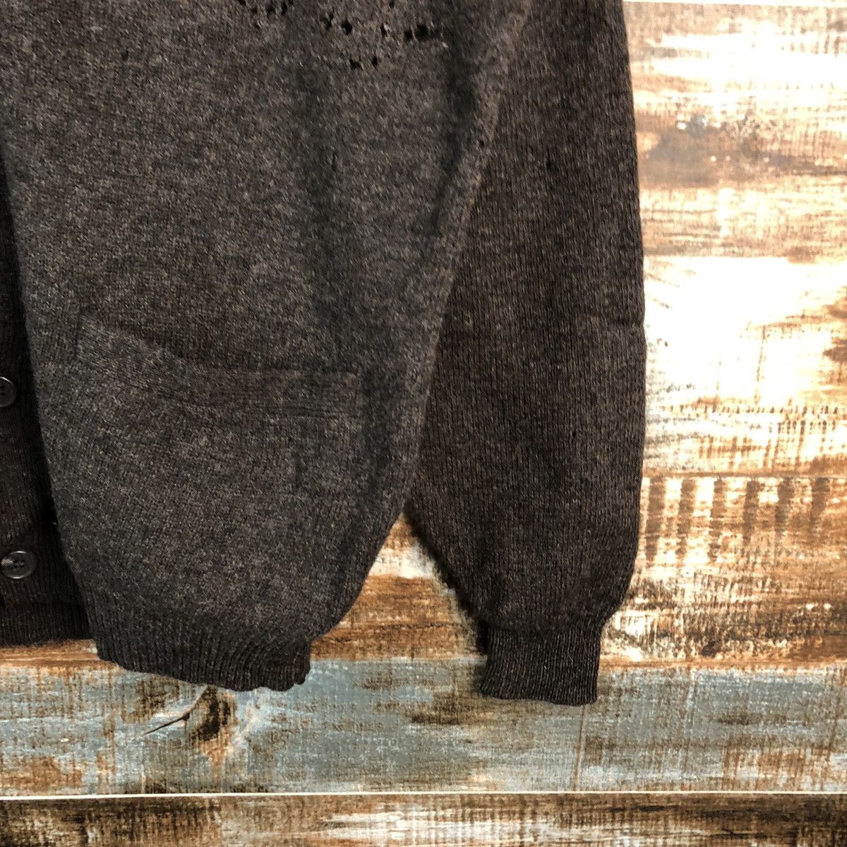 Uniqlo Uniqlo Dark Brown ripped Cardigan Knitwear #A2472 Size US M / EU 48-50 / 2 - 8 Thumbnail