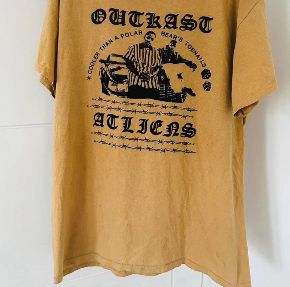 Gildan OutKast Large Rare Gold Brown T Shirt Hip Hop Rap Size US L / EU 52-54 / 3 - 2 Thumbnail