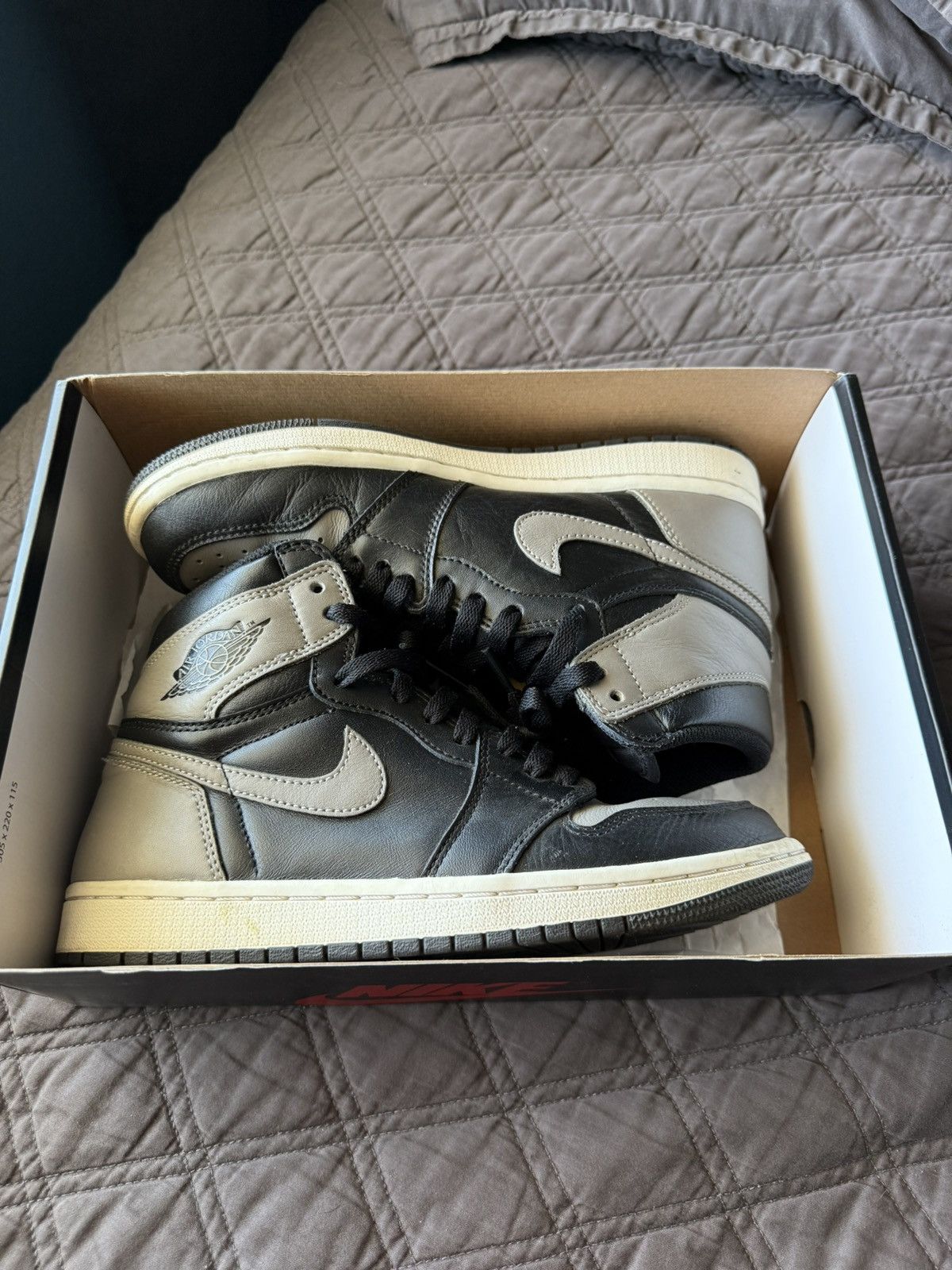 Jordan Brand Nike Air Jordan 1 Shadow Size US 7.5 / EU 40-41 - 1 Thumbnail