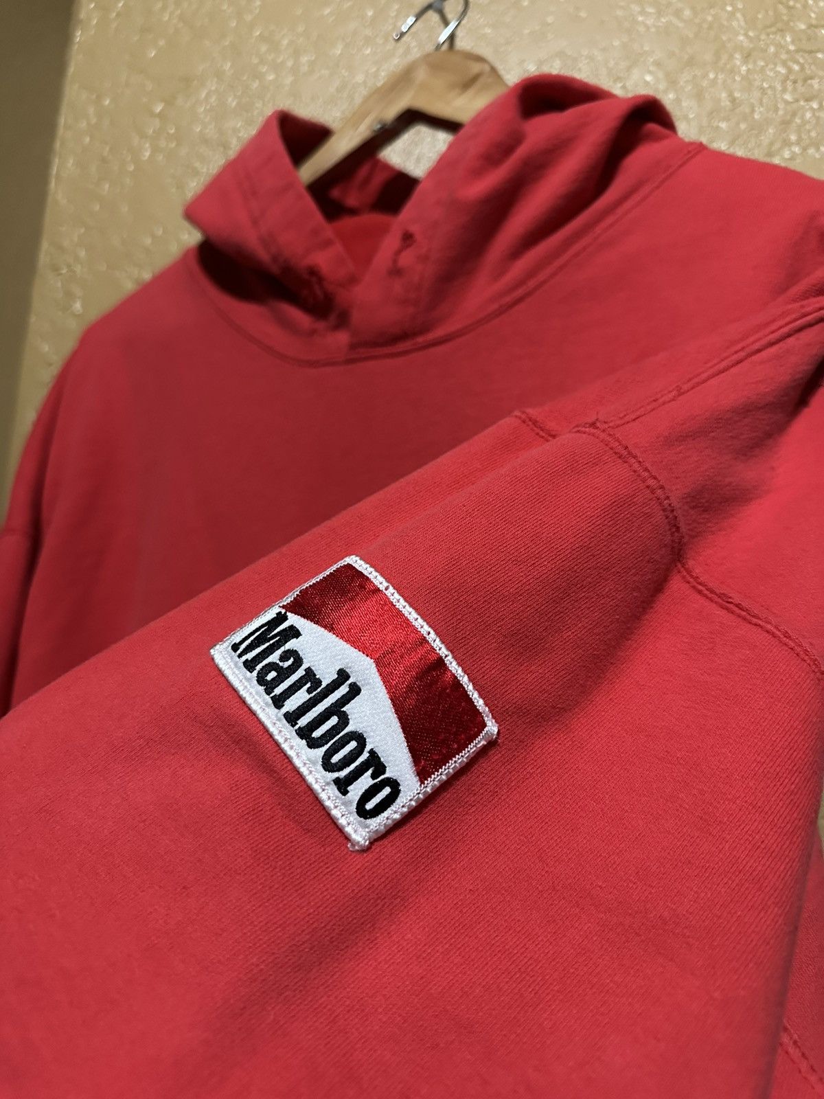 4GSELLER distressed vintage 90s Marlboro pullover hoodie Size US XL / EU 56 / 4 - 3 Thumbnail