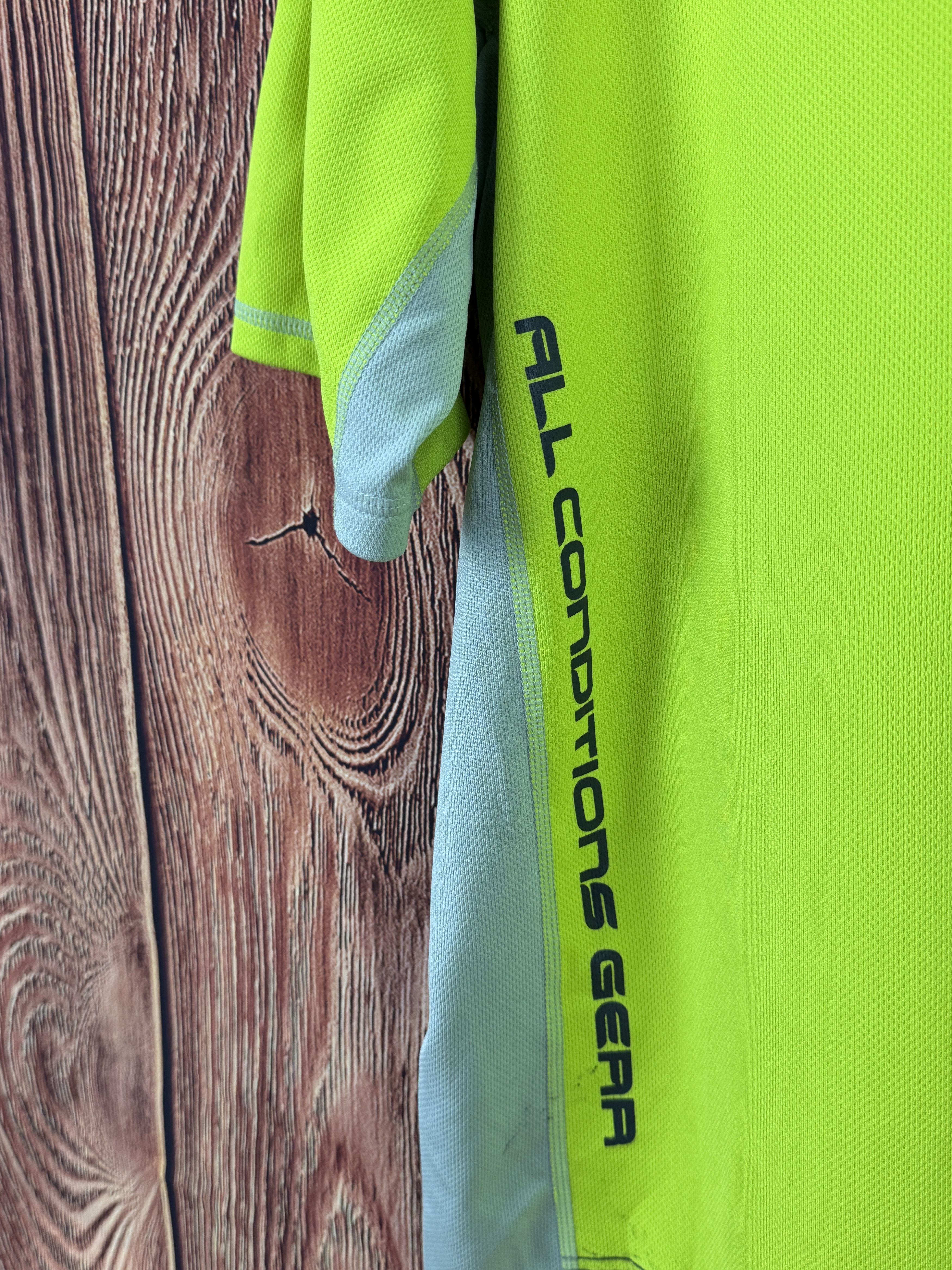 Nike ACG Vintage NIKE ACG Dri-Fit T-shirt Size US L / EU 52-54 / 3 - 4 Thumbnail