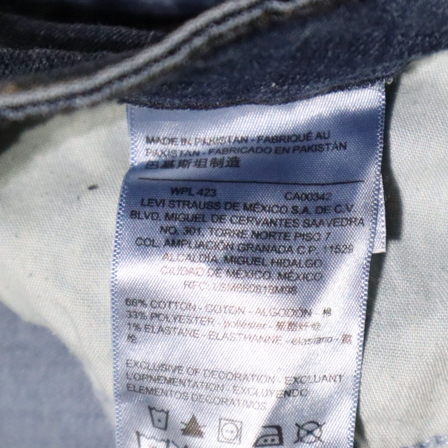 CO Signature by Levi Strauss & Co. Blue Modern Shorts 12-W31 Womens Regular 12 Blue 5-Pocket Denim Short Casual Modern 90s Style? Size 31" - 3 Thumbnail