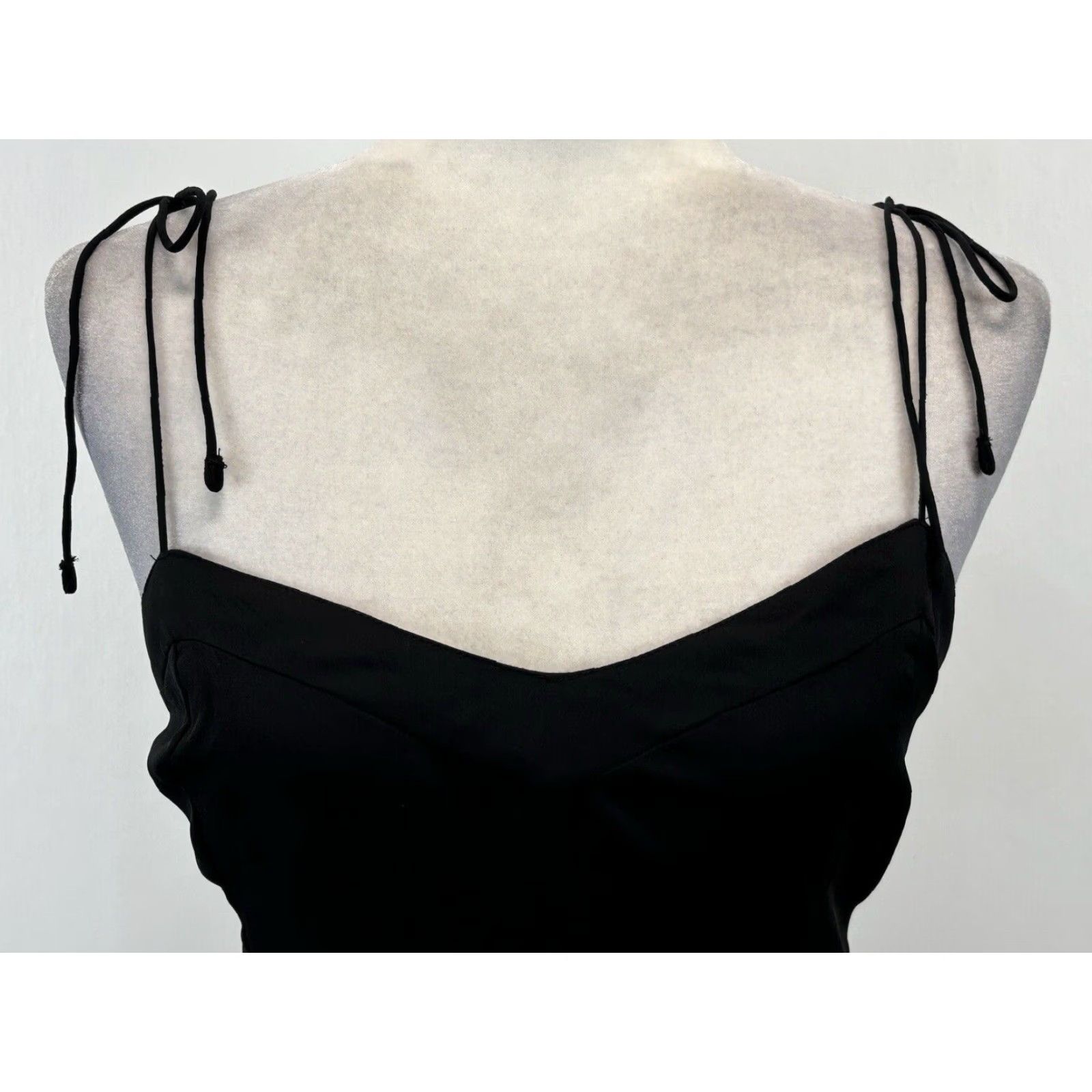 Abercrombie & Fitch NEW! Abercrombie & Fitch Crop Tank Top Sz Small Black Smocked Back Shoulder Ties Size S / US 4 / IT 40 - 5 Thumbnail