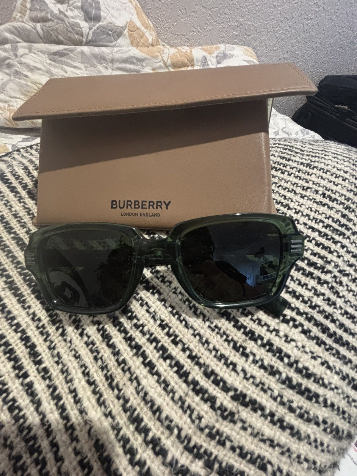 Burberry Burberry Sunglasses Size 30 - 1 Thumbnail