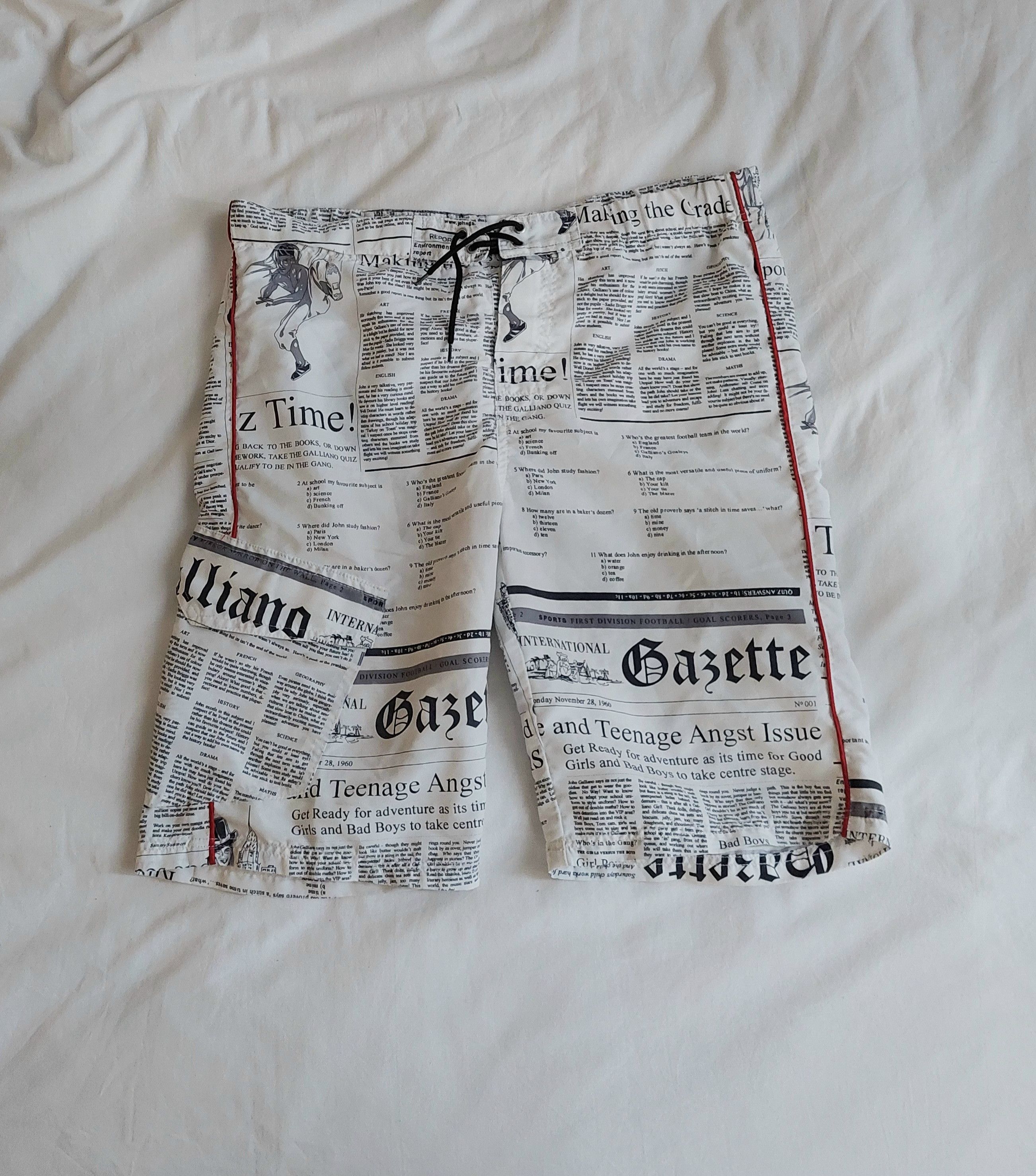 John Galliano John Galliano newspaper swimming shorts Size 25" / US 0 / IT 36 - 2 Thumbnail
