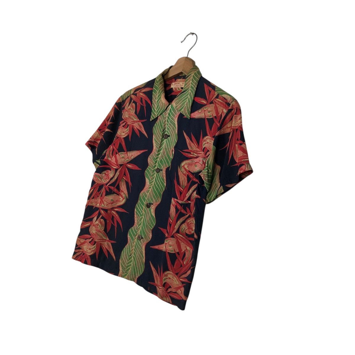 Toyo Enterprises 🔥VINTAGE HAWAIIAN SHIRT BUTTON SUN SURF 100% RAYON Size US XS / EU 42 / 0 - 4 Thumbnail