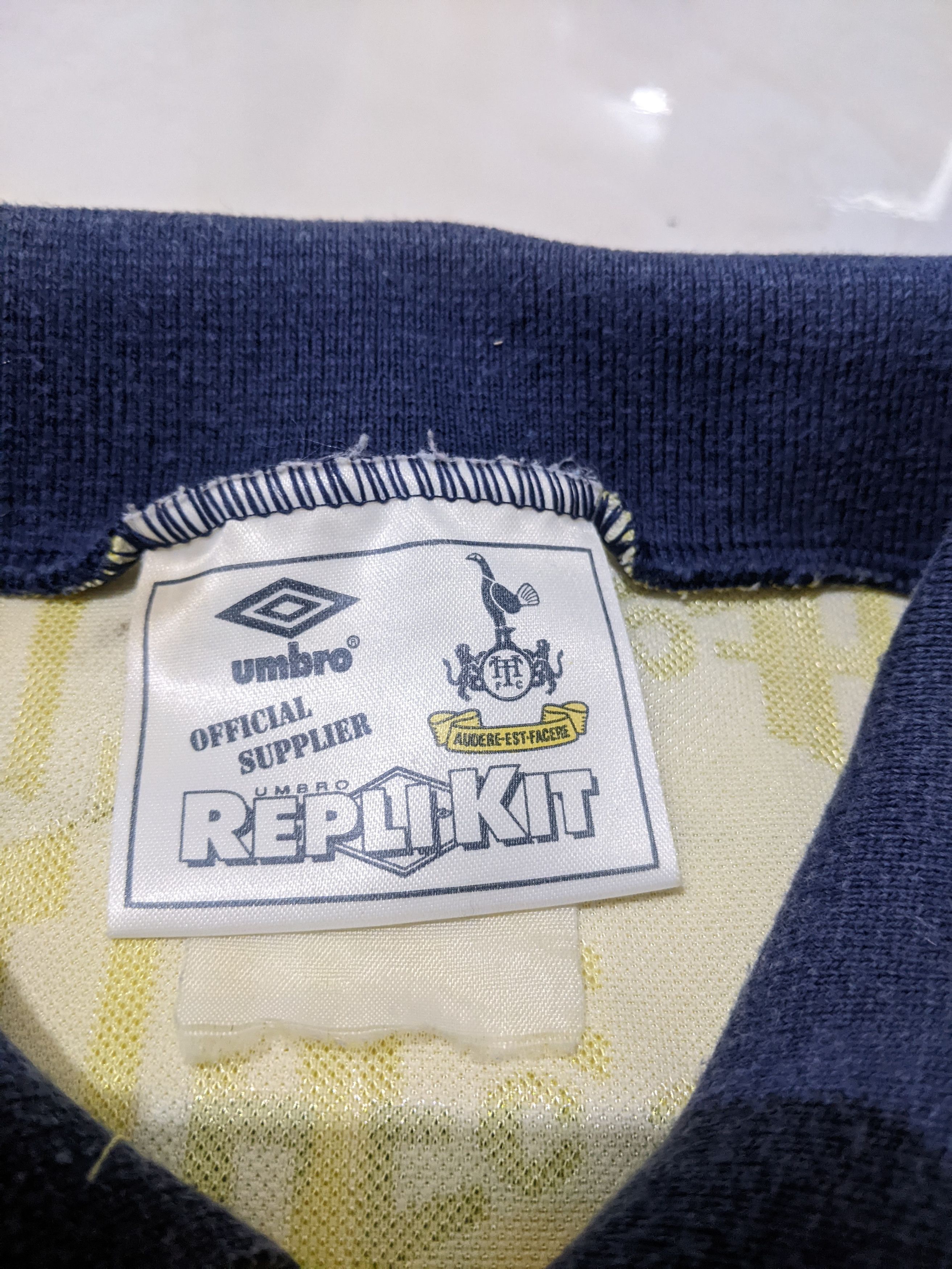 Umbro Jersey Tottenham Hotspur 1991 away klinsmann football shirt Size US L / EU 52-54 / 3 - 7 Thumbnail