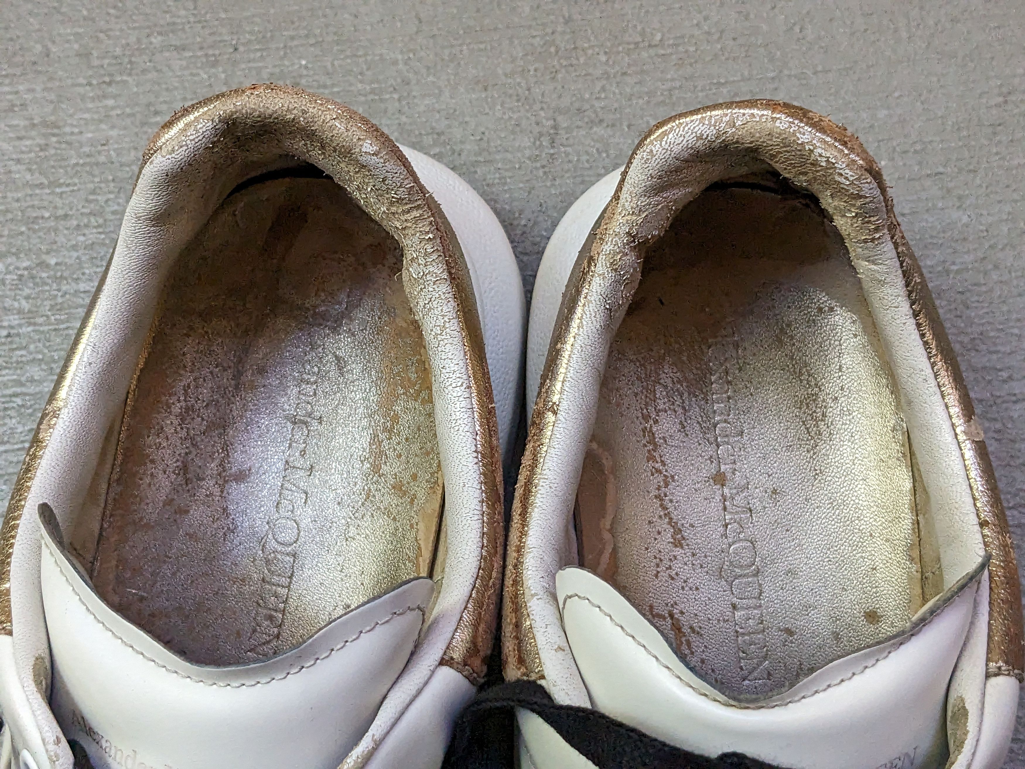 Alexander McQueen Alexander McQueen Larry Oversized Sneakers 9 42 White Gold Size US 9 / EU 42 - 9 Thumbnail