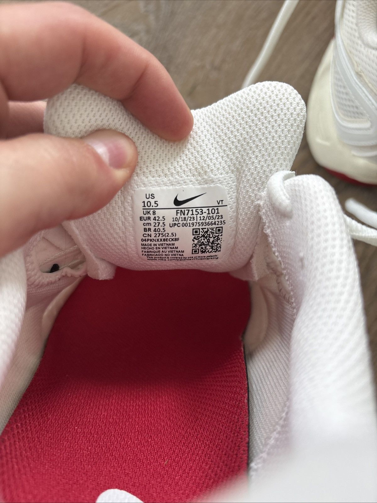 Nike Nike Air Pegasus 2K5 Size 9 coconut milk red Size US 9 / EU 42 - 6 Thumbnail