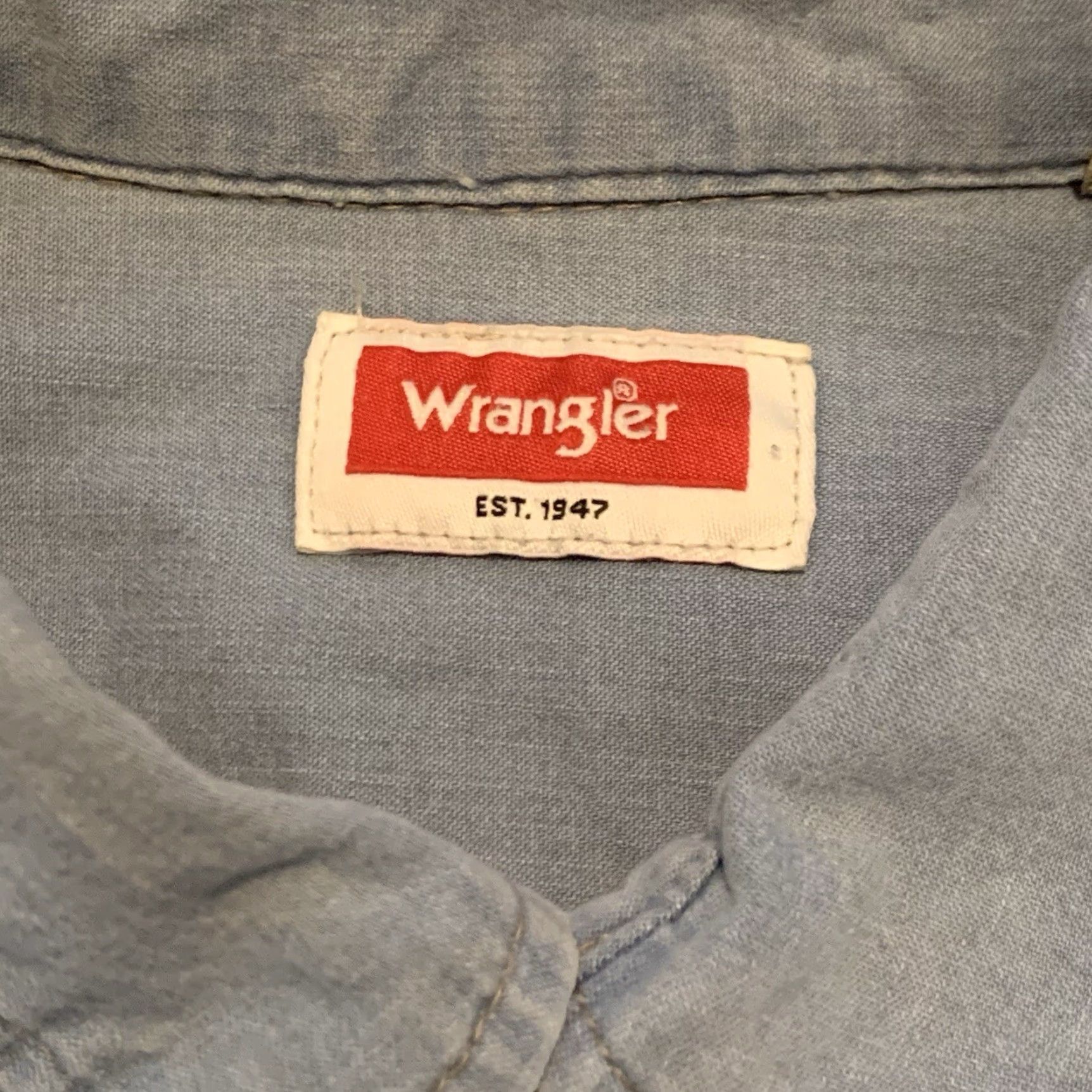 Wrangler Wrangler Shirt Mens XL Denim Short Sleeve Light Blue Pockets Button-Up Western Workwear Casual Everyday Size US XL / EU 56 / 4 - 2 Thumbnail