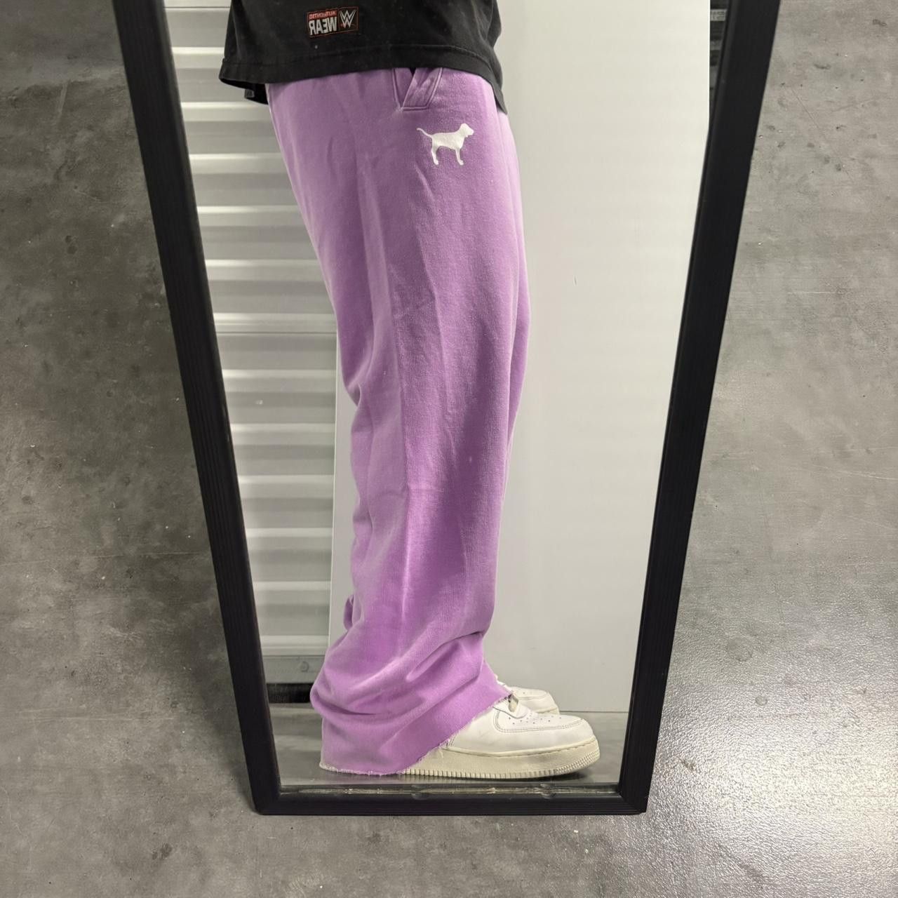 Vintage Crazy Vintage Y2K/2000s Baggy Pink Victorias Secret Sweatpants With Pockets! Size US 34 / EU 50 - 1 Thumbnail