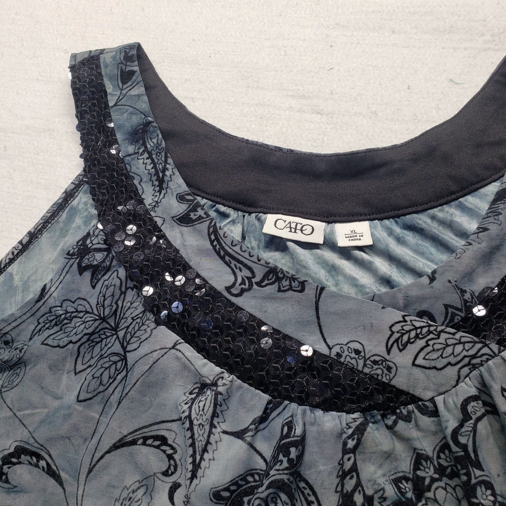 Vintage **Cato Gray Flora Print Tank Top Adult Women's Size XL** User: Cato Gray Floral Print Tank Top Adult Women's Size XL Size XL / US 12-14 / IT 48-50 - 2 Thumbnail