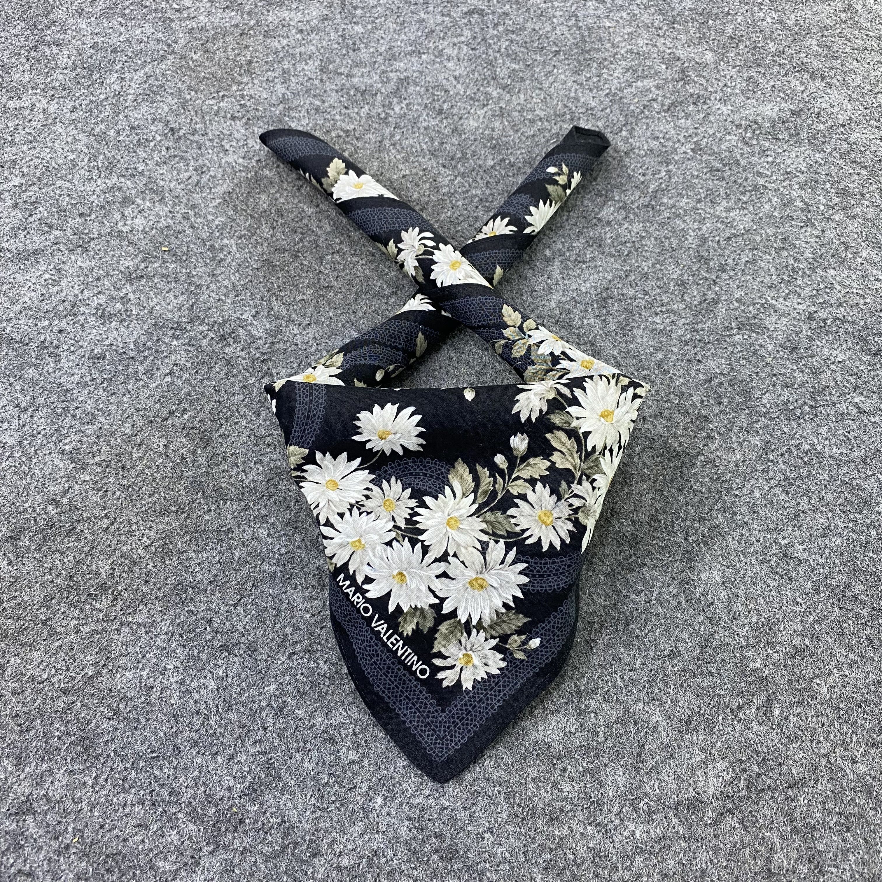 Mario Valentino Mario Valentino Handkerchief / Bandana / Neckerchief-B2213 Size ONE SIZE - 2 Thumbnail