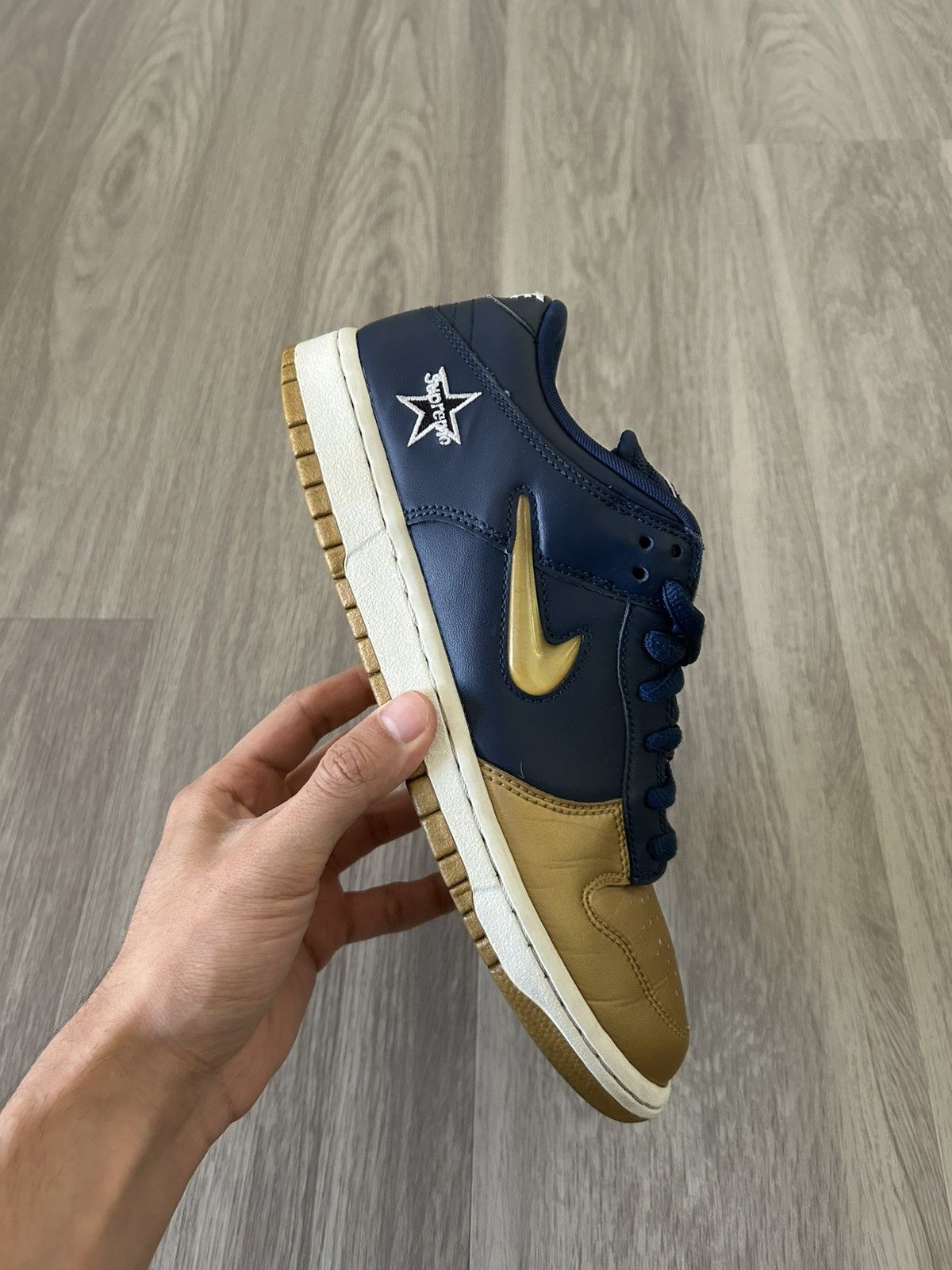 Nike × Supreme Supreme X Nike Dunk Low SB Metallic Gold Size 8.5 Size US 8.5 / EU 41-42 - 7 Thumbnail