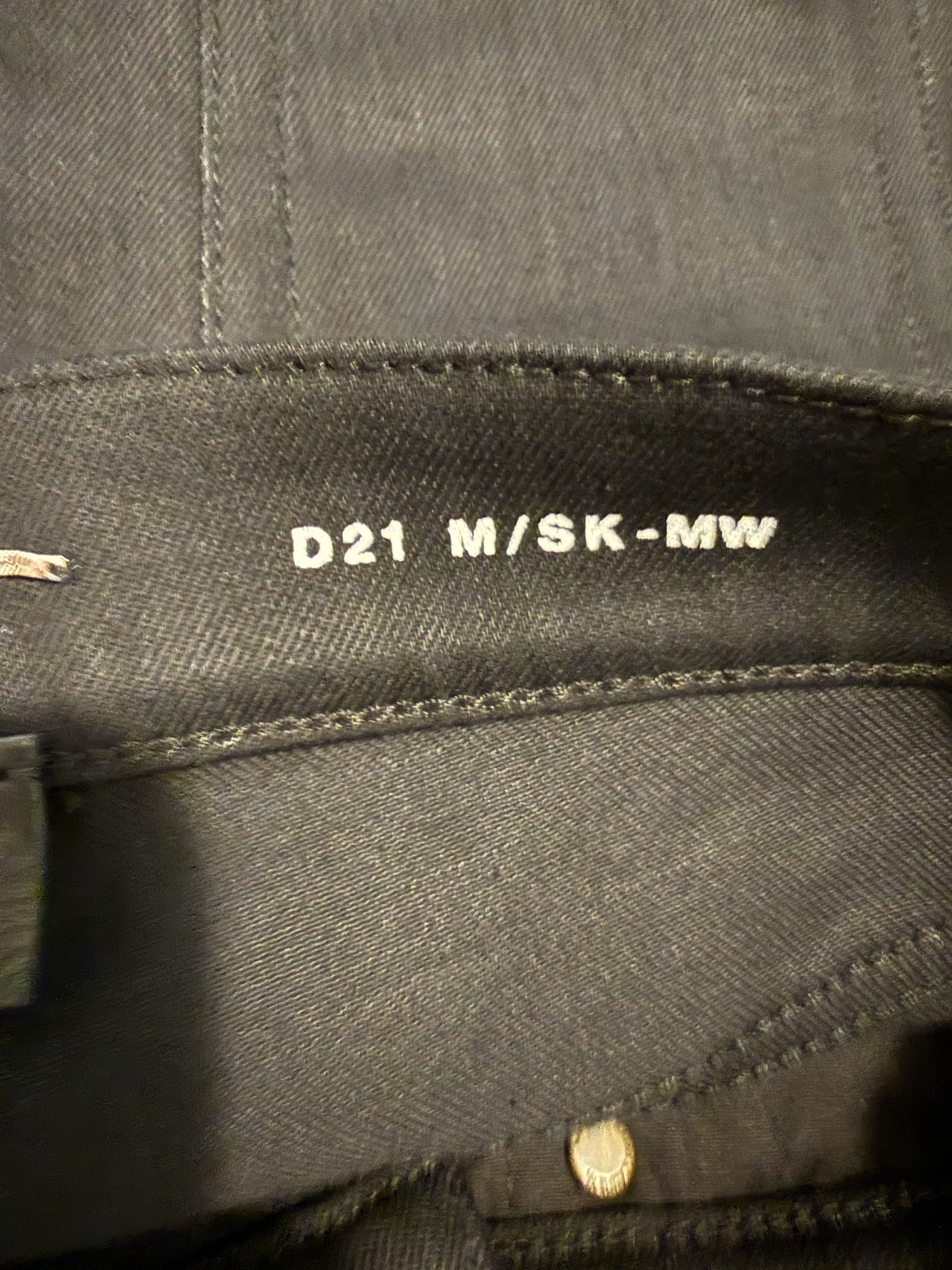 Saint Laurent Paris FW21 Saint Laurent D21 Skinny-Fit Jeans in Used Black Denim Size US 27 - 8 Thumbnail