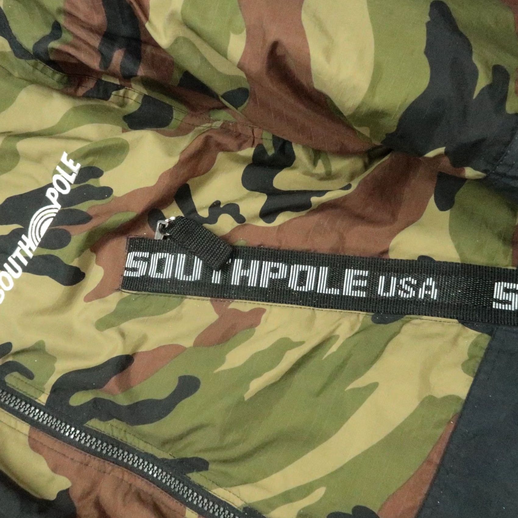 Southpole VINTAGE Southpole Jacket Mens M Green Camouflage Reversible Puffer Full Zip Insulated Lined Nylon Black/Green Mens Size US M / EU 48-50 / 2 - 3 Thumbnail