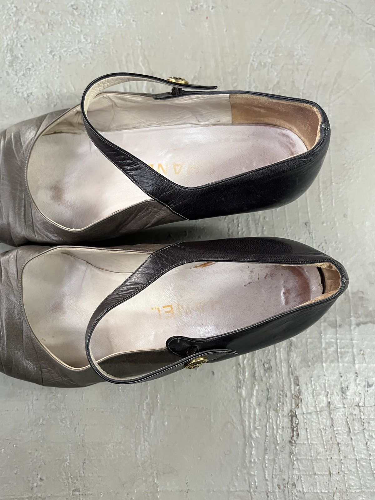 Vintage 1980's Authentic CHANEL Genuine Leather Mary Jane Pump Heels Size US 8.5 / IT 38.5 - 17 Thumbnail