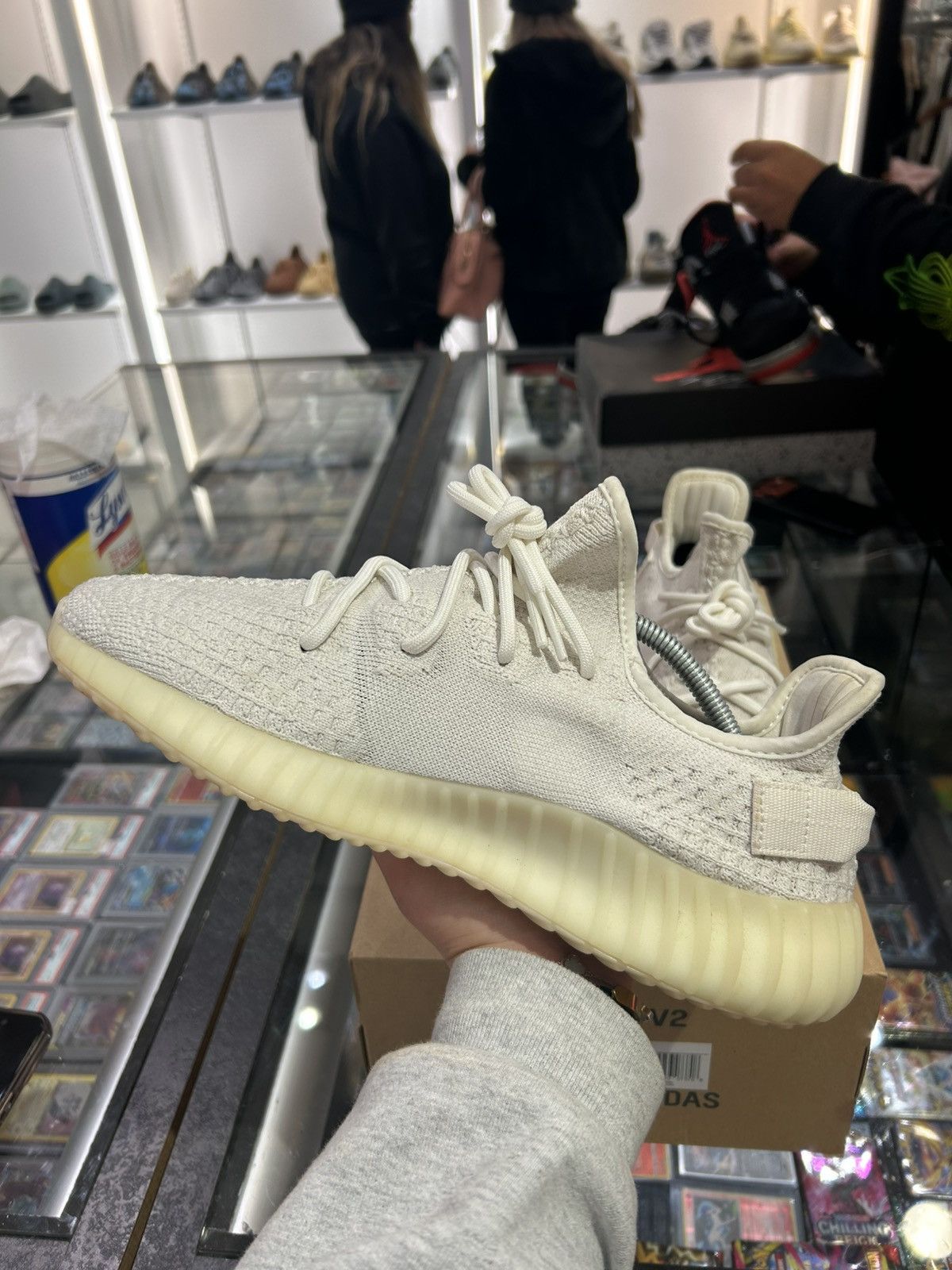 Yeezy Yeezy 350 V2 Bone Size US 10.5 / EU 43-44 - 7 Thumbnail