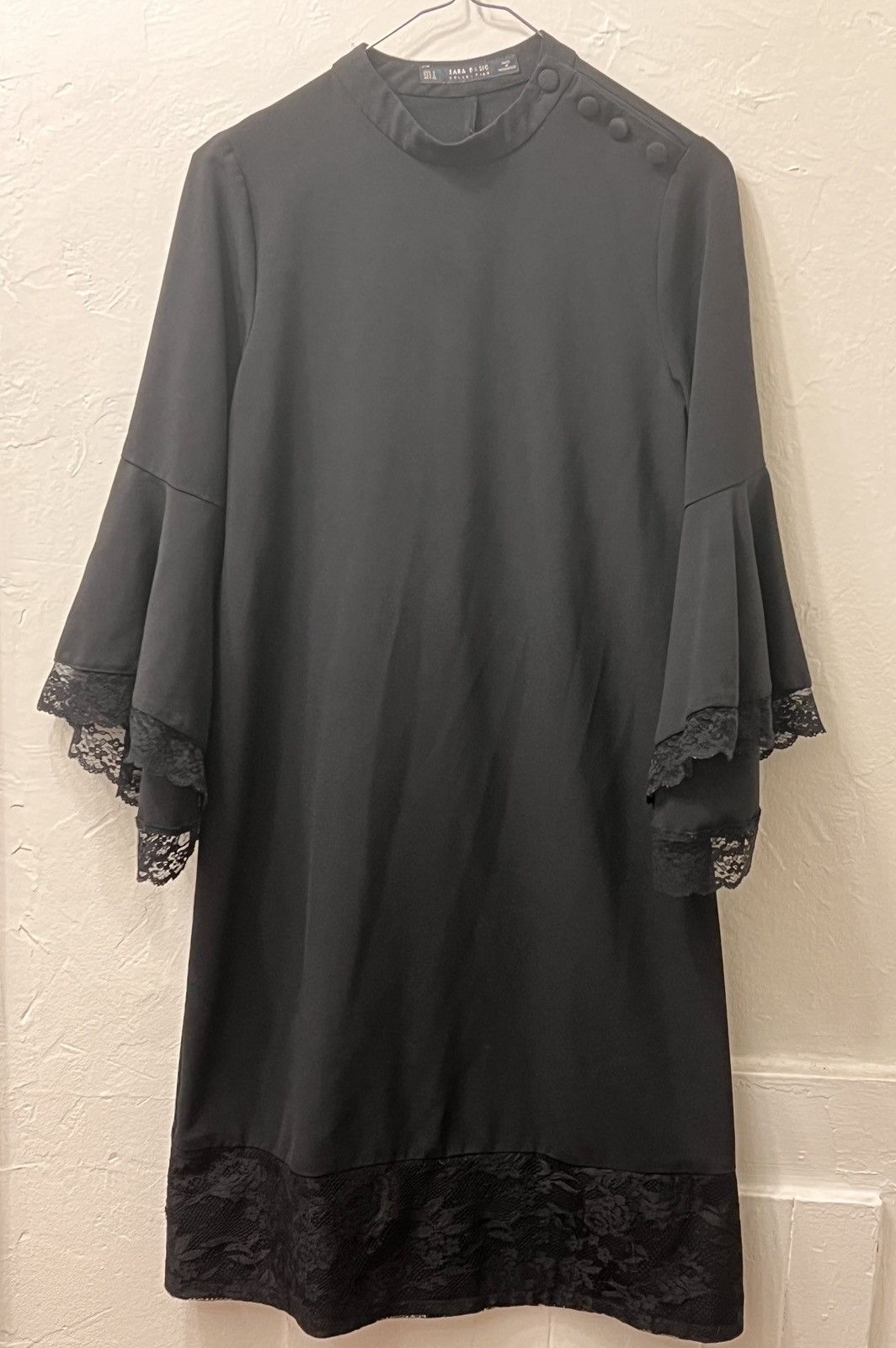 Zara Zara Basic Women's Lace Bell Sleeve Black Dress Size S / US 4 / IT 40 - 2 Thumbnail