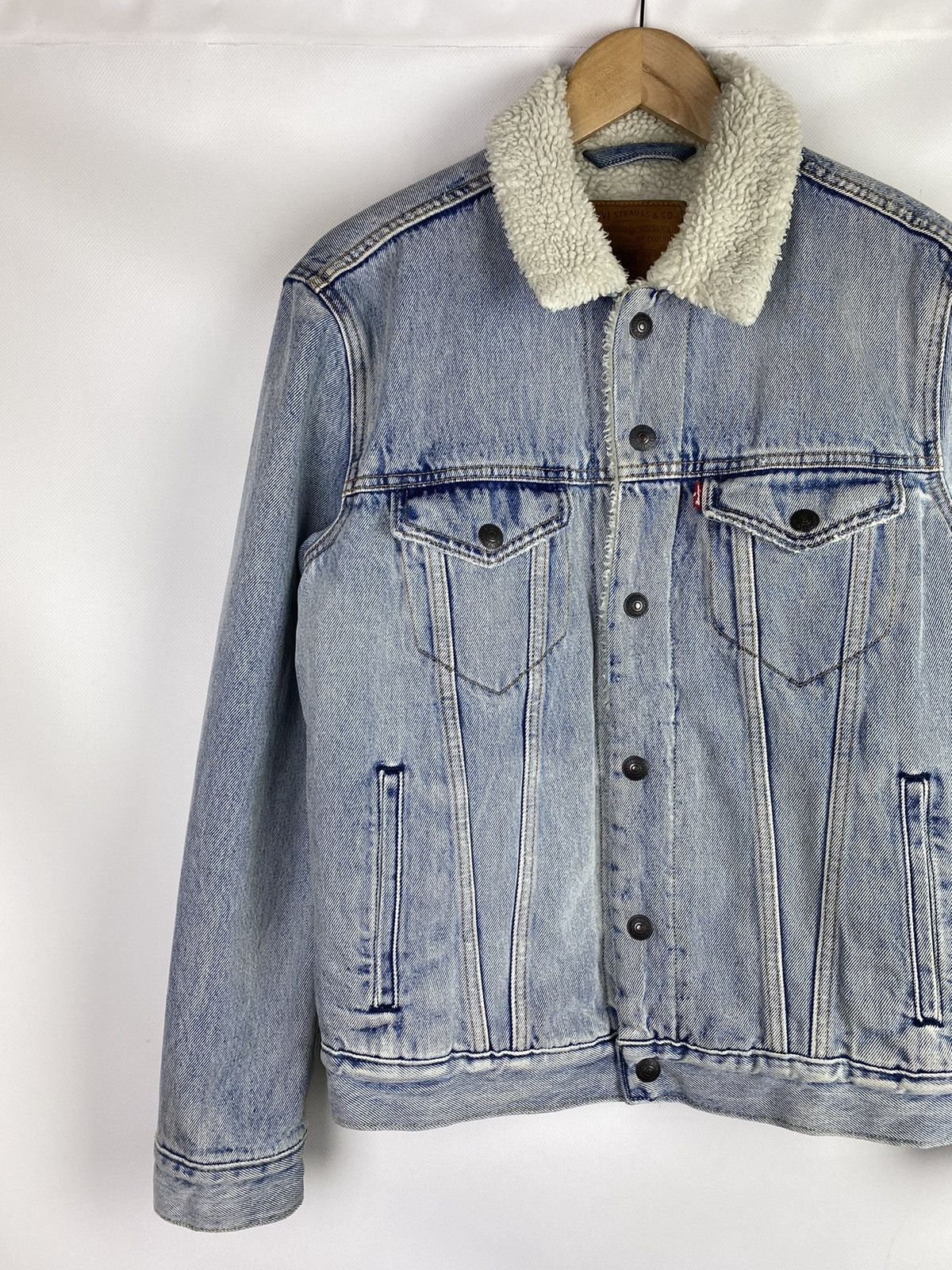 Levi's Levis Premium men’s Sherpa lined trucker jacket size S Size US S / EU 44-46 / 1 - 2 Thumbnail