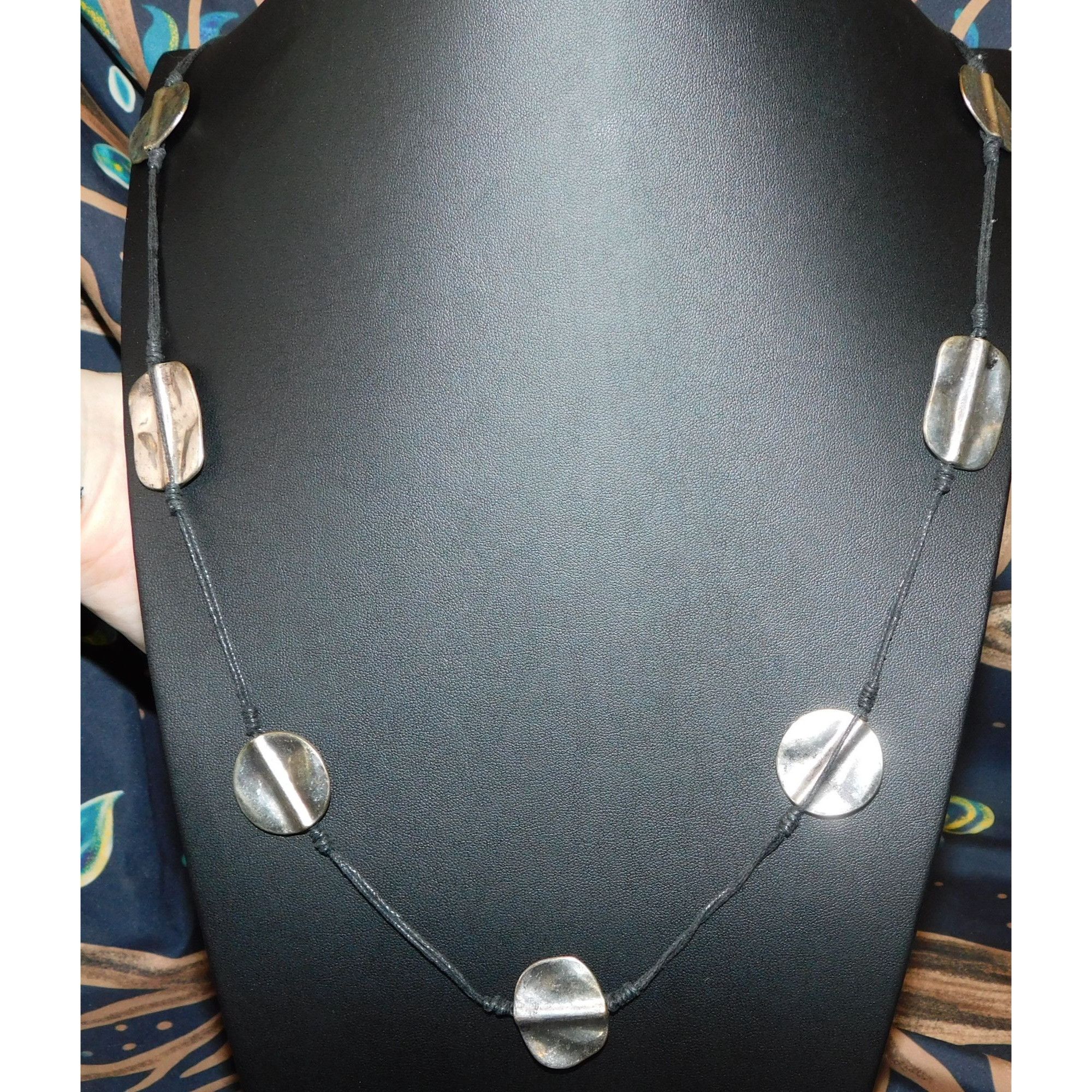 Other Brutalist Hammered Disc Silver Tone Station Necklace Size ONE SIZE - 1 Thumbnail