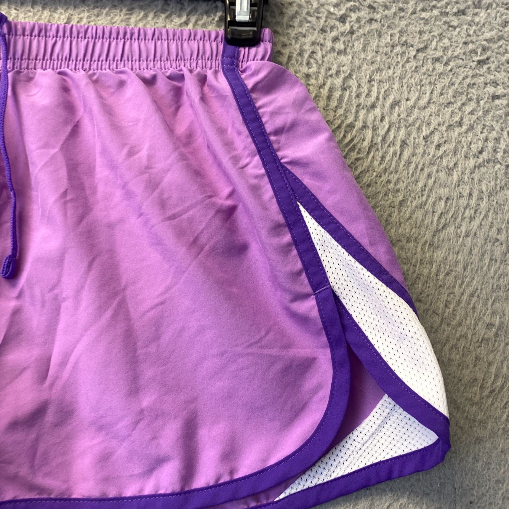 Under Armour Under Armour Shorts Womens S Small Pink Drawstring Athletic Heat Gear Gym/37-65 Size 28" / US 6 / IT 42 - 2 Thumbnail