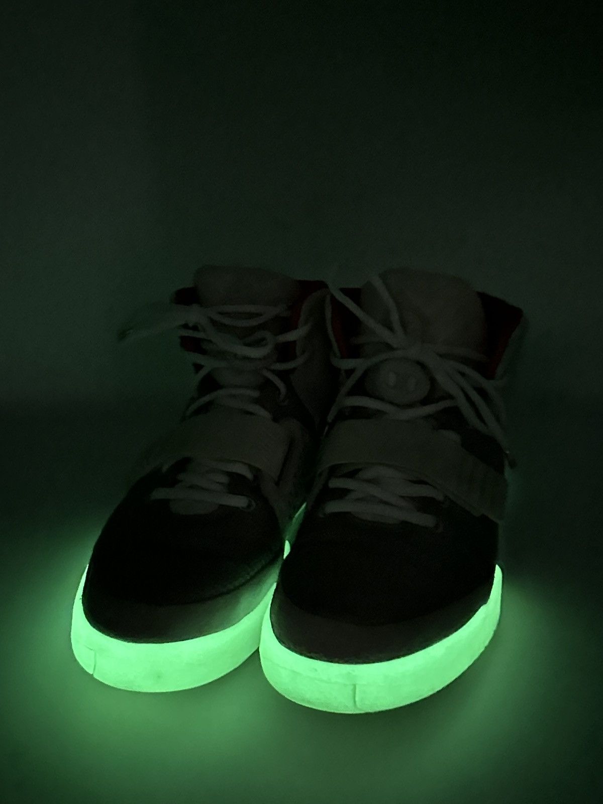 Kanye West × Nike Nike Yeezy 2 Platinum Edition Size US 11 / EU 44 - 12 Thumbnail