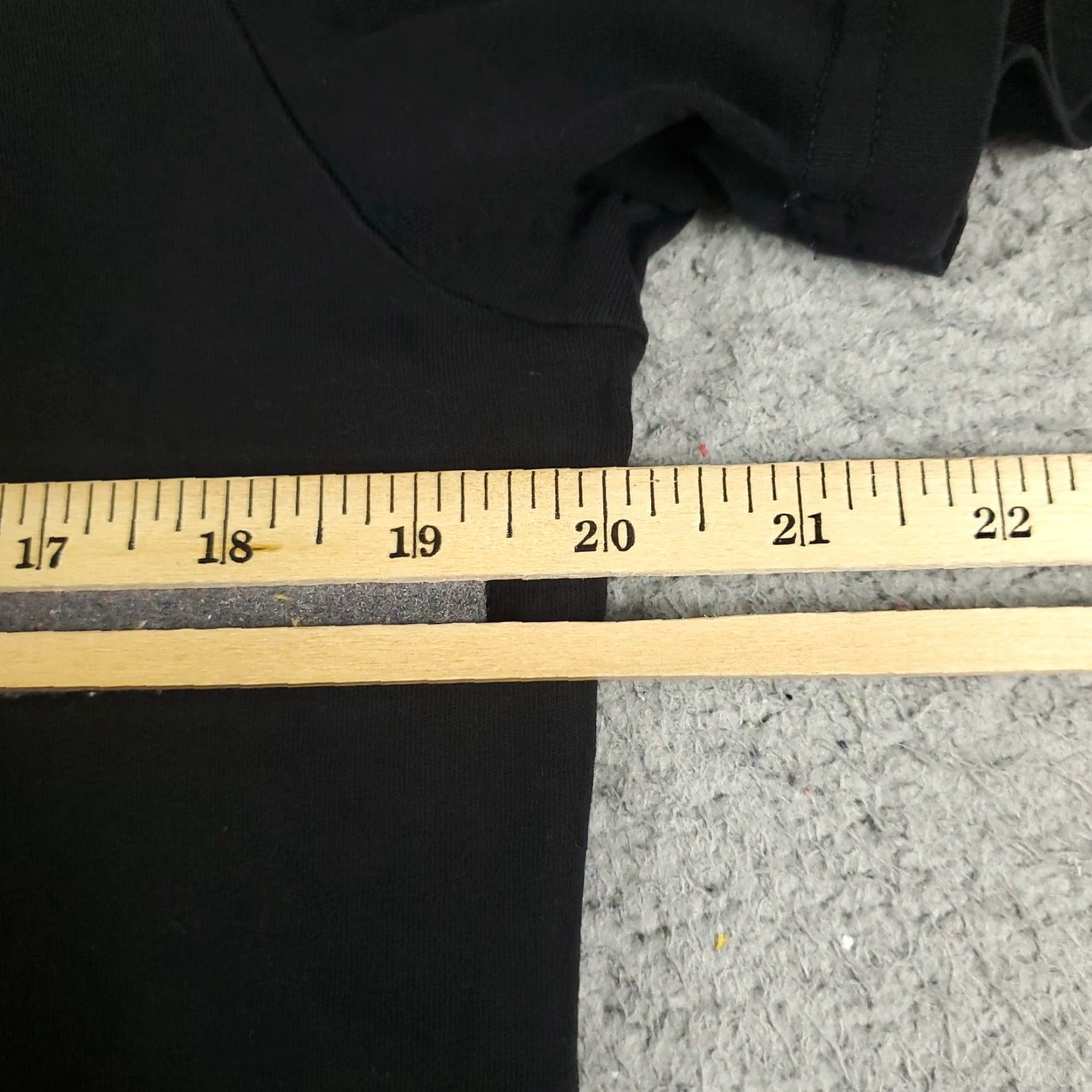 Puma PUMA T Shirt Mens Size Small Black Logo Short Sleeve Crew Neck Adult S Black Logo Vintage: No (note: avoid extra punctuation) Size US S / EU 44-46 / 1 - 6 Thumbnail