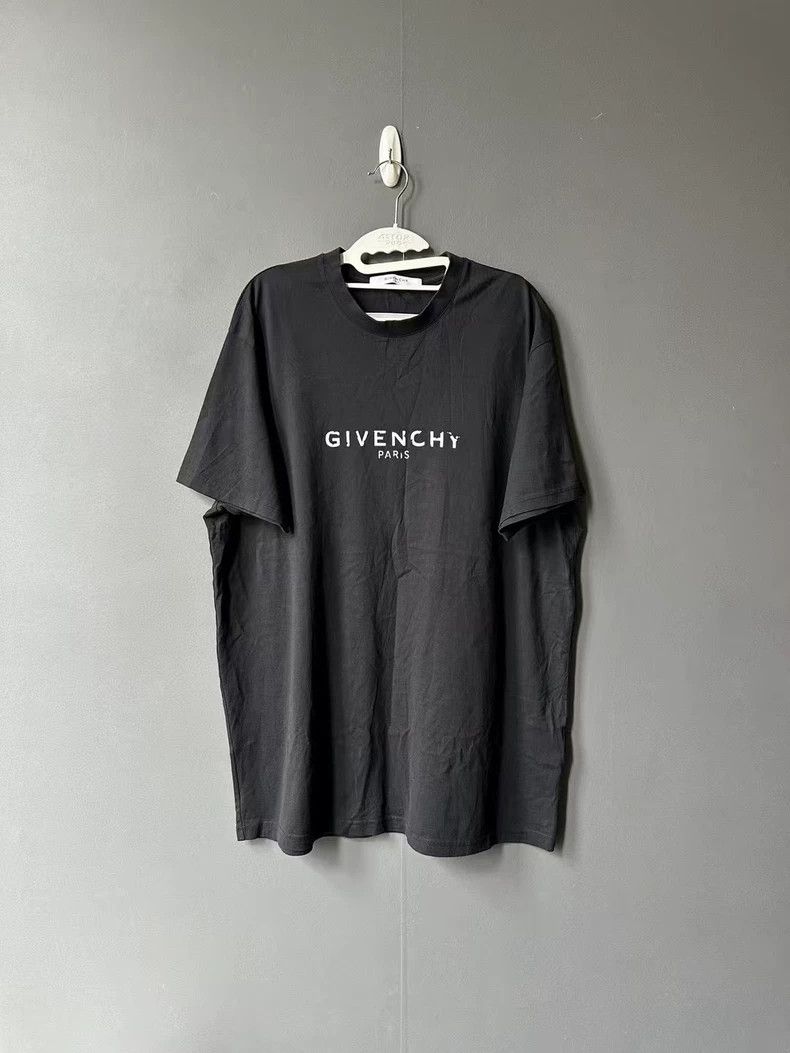 Givenchy Givenchy Ripped Logo Short Sleeve Size US S / EU 44-46 / 1 - 1 Thumbnail