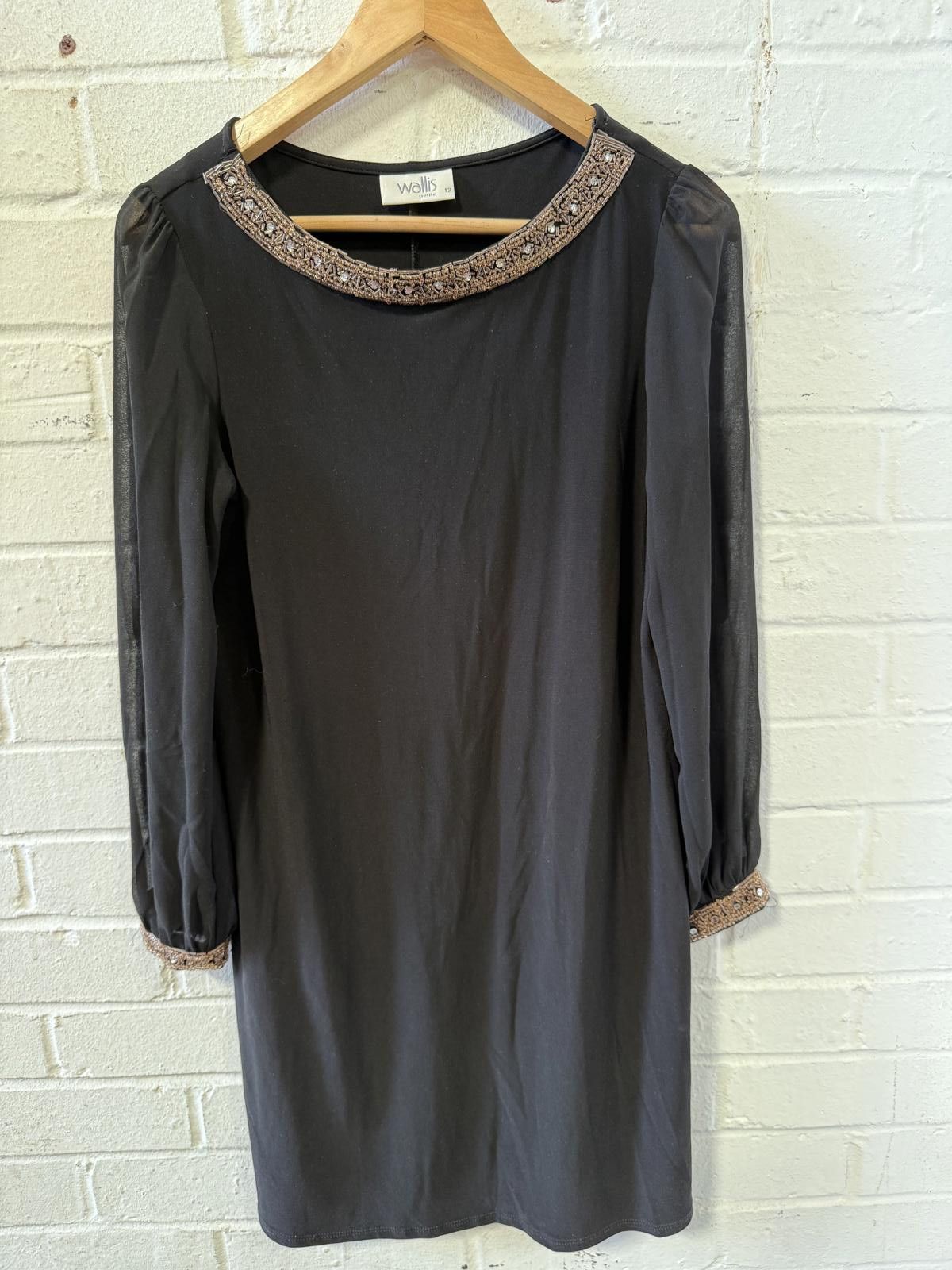 Walls Elegant Wallis Black Dress with Beaded Detail Size M / US 6-8 / IT 42-44 - 1 Thumbnail