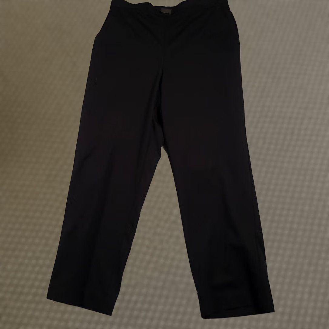 Vintage Alfred Dunner Pants Womens 12 Black Straight Leg Pull On Stretch Career Workwear Dress Pants Ladies Workwear Size 34" / US 12 / IT 48 - 1 Thumbnail