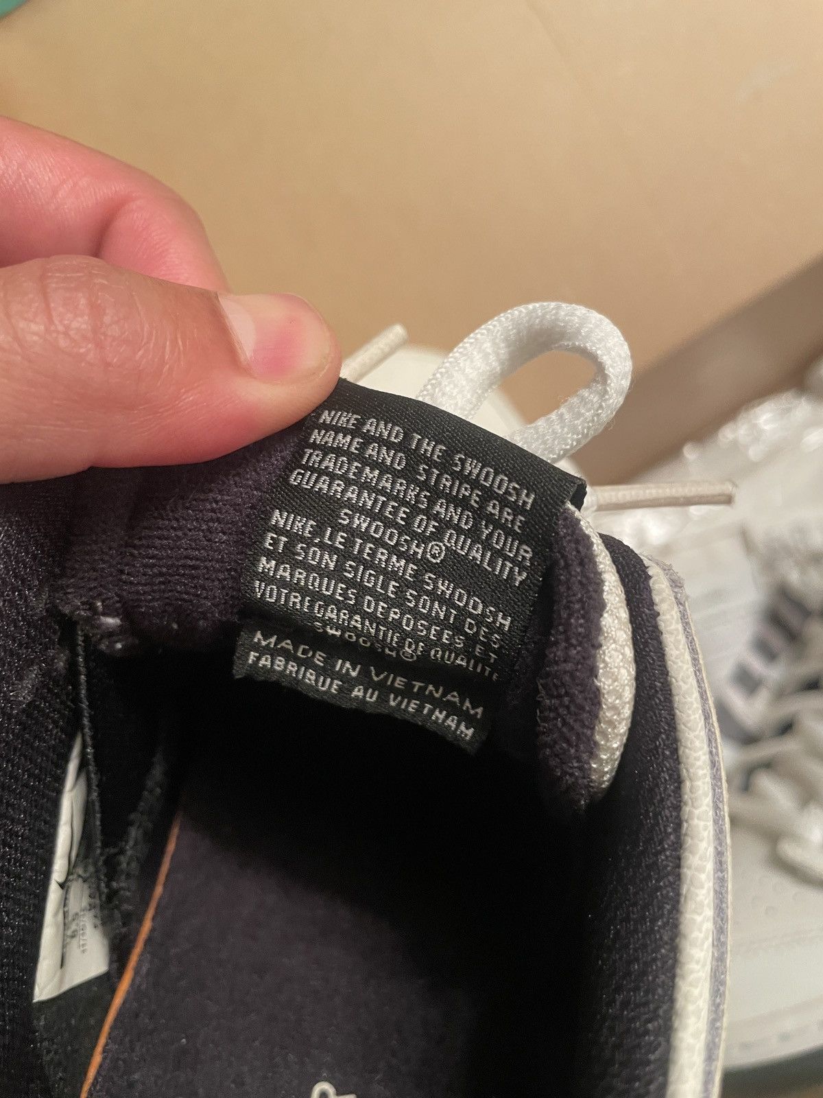 Nike NIKE DUNK SB IW ISHOD WAIR US 8.5 WHITE BLACK (819674-101) Size US 8.5 / EU 41-42 - 11 Thumbnail