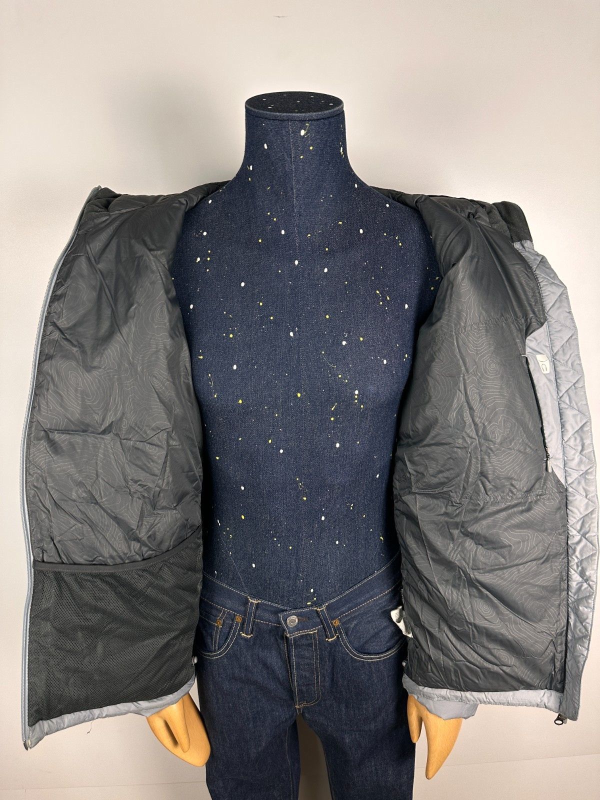 Kathmandu Kathmandu Men's Epiq Hooded Down Jacket Blaack Gray Size XXL Size US XXL / EU 58 / 5 - 8 Thumbnail