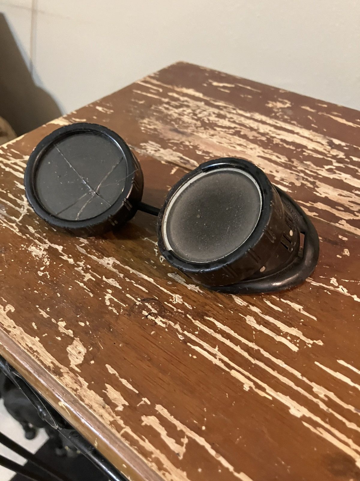 Vintage 40’s welding goggles cracked lens ultimate steampunk Size ONE SIZE - 2 Thumbnail