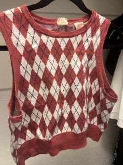 Levi's red and creme argyle sweater vest Size M / US 6-8 / IT 42-44 - 2 Thumbnail